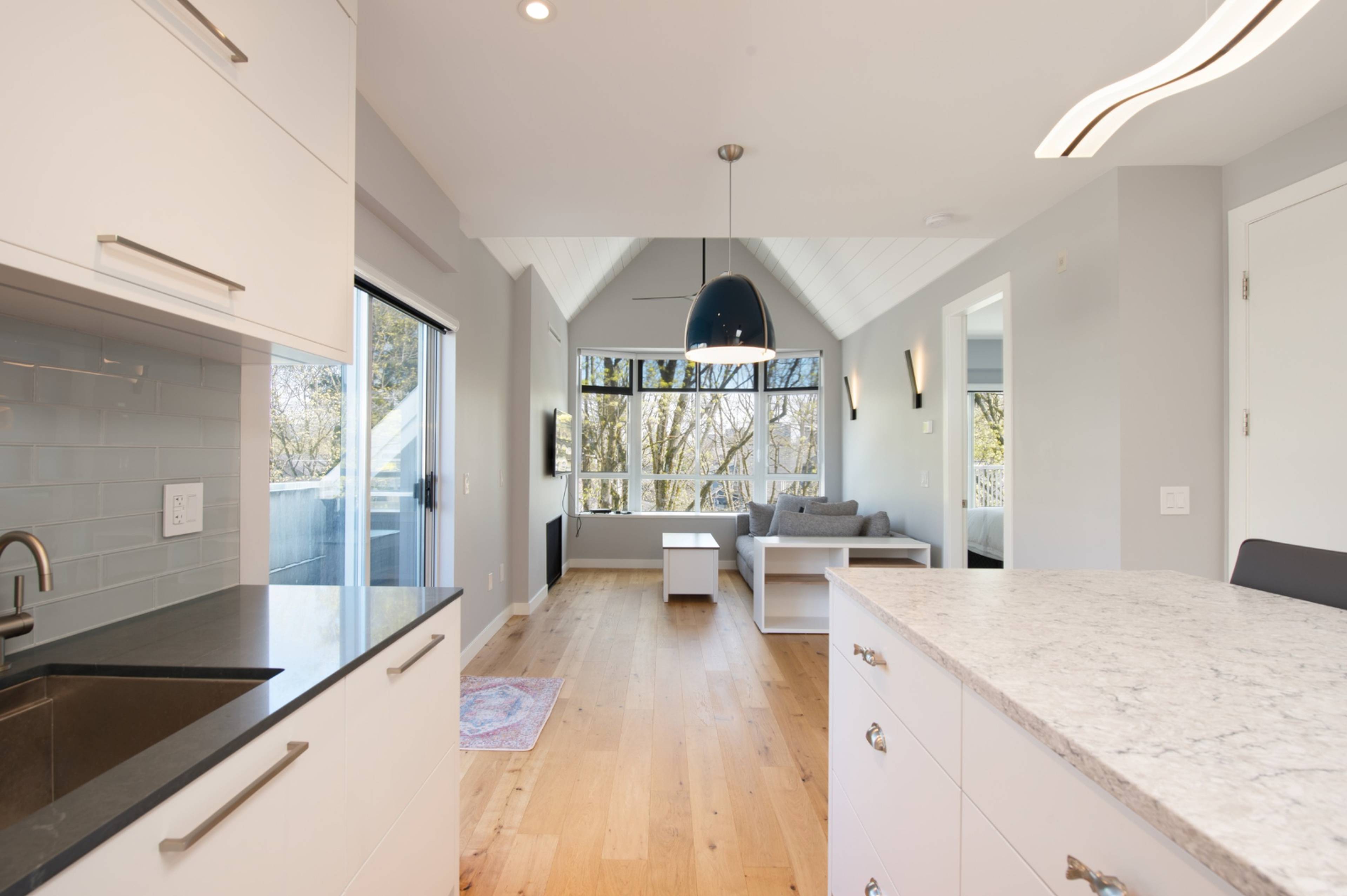 1 ch.  · 1 s. de bains for rent $3,250 / mois