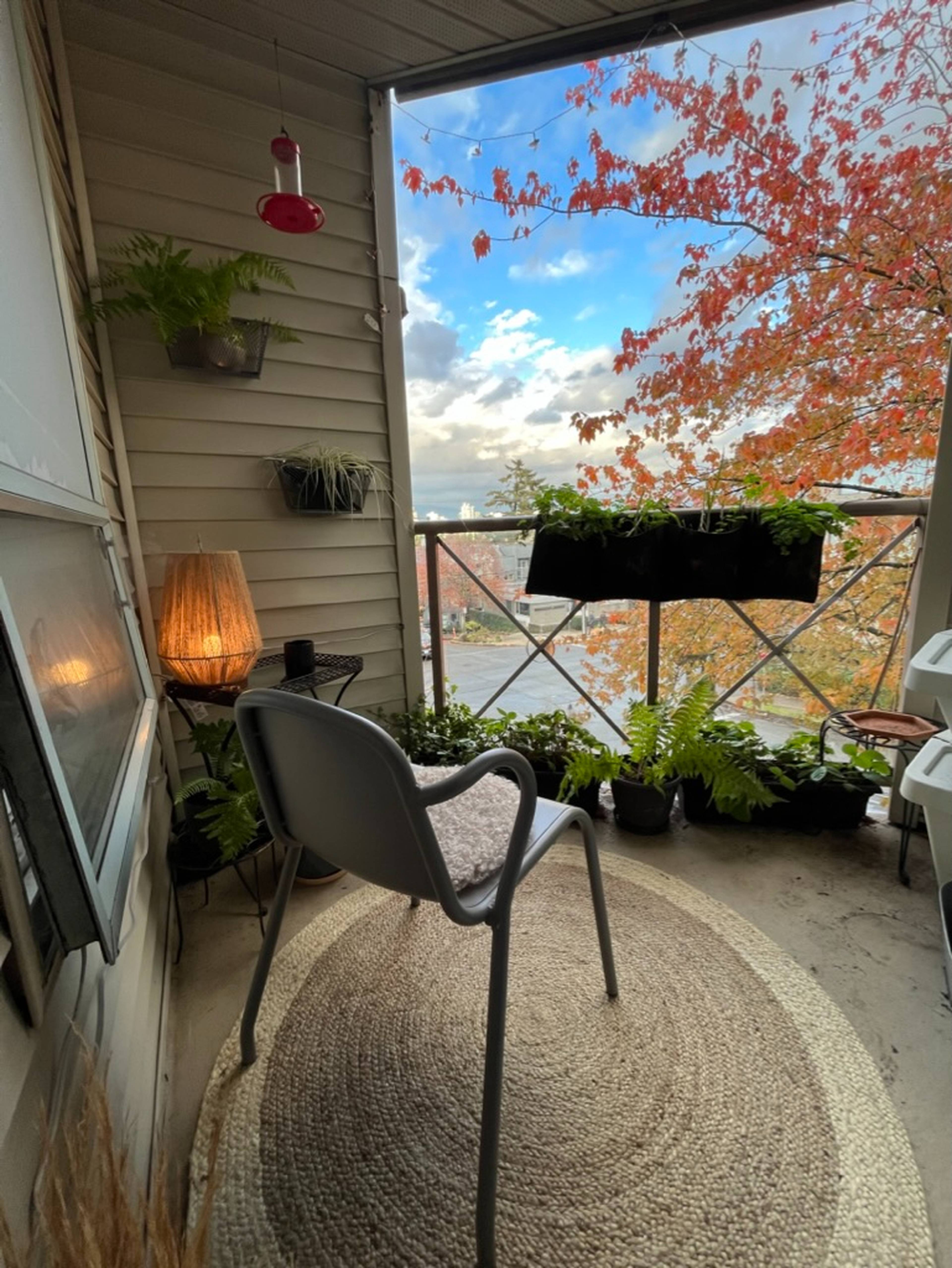 1 ch.  · 1 s. de bains for rent $2,400 / mois
