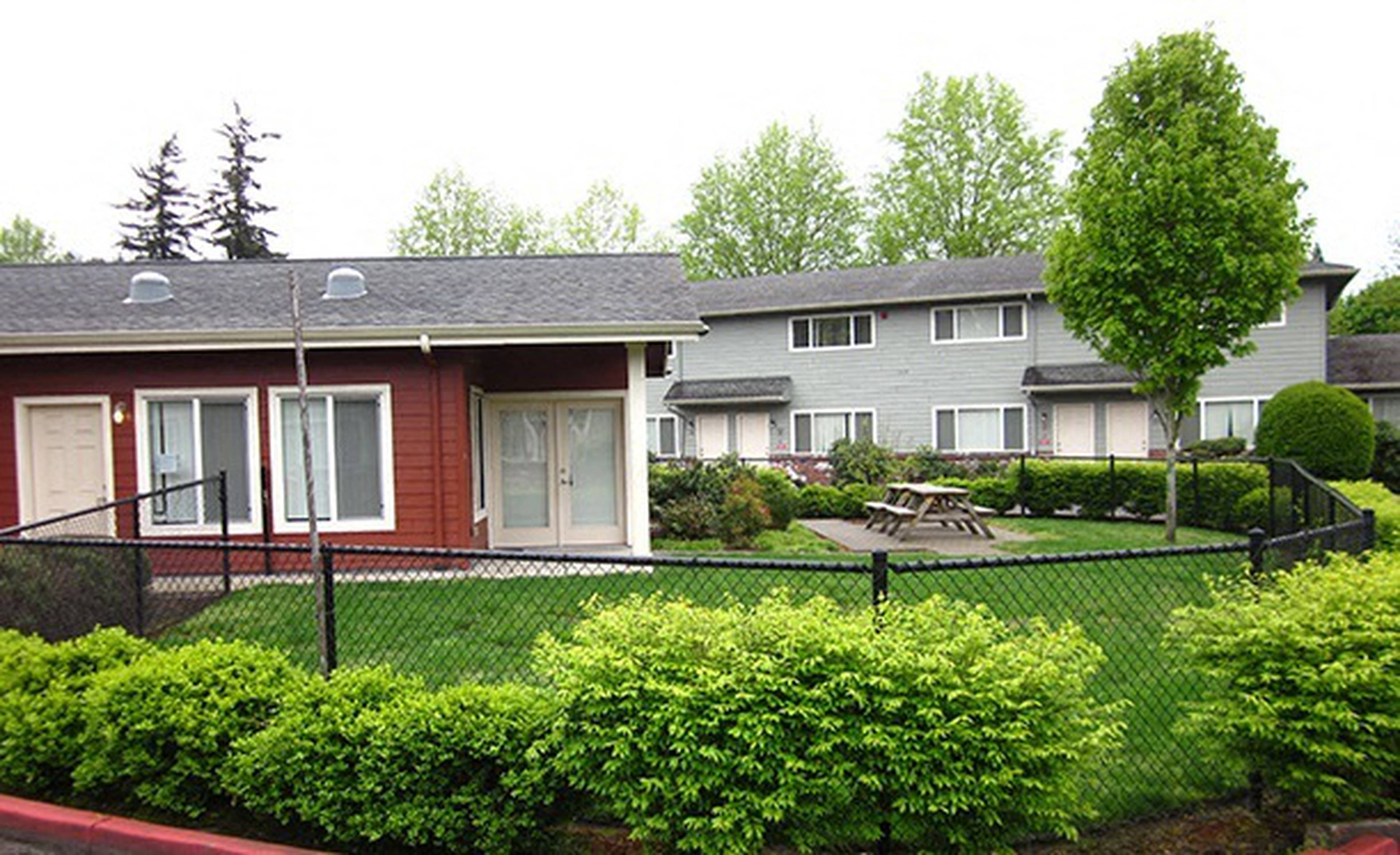2 Bed  · 1 Bath for rent $1,180 / month