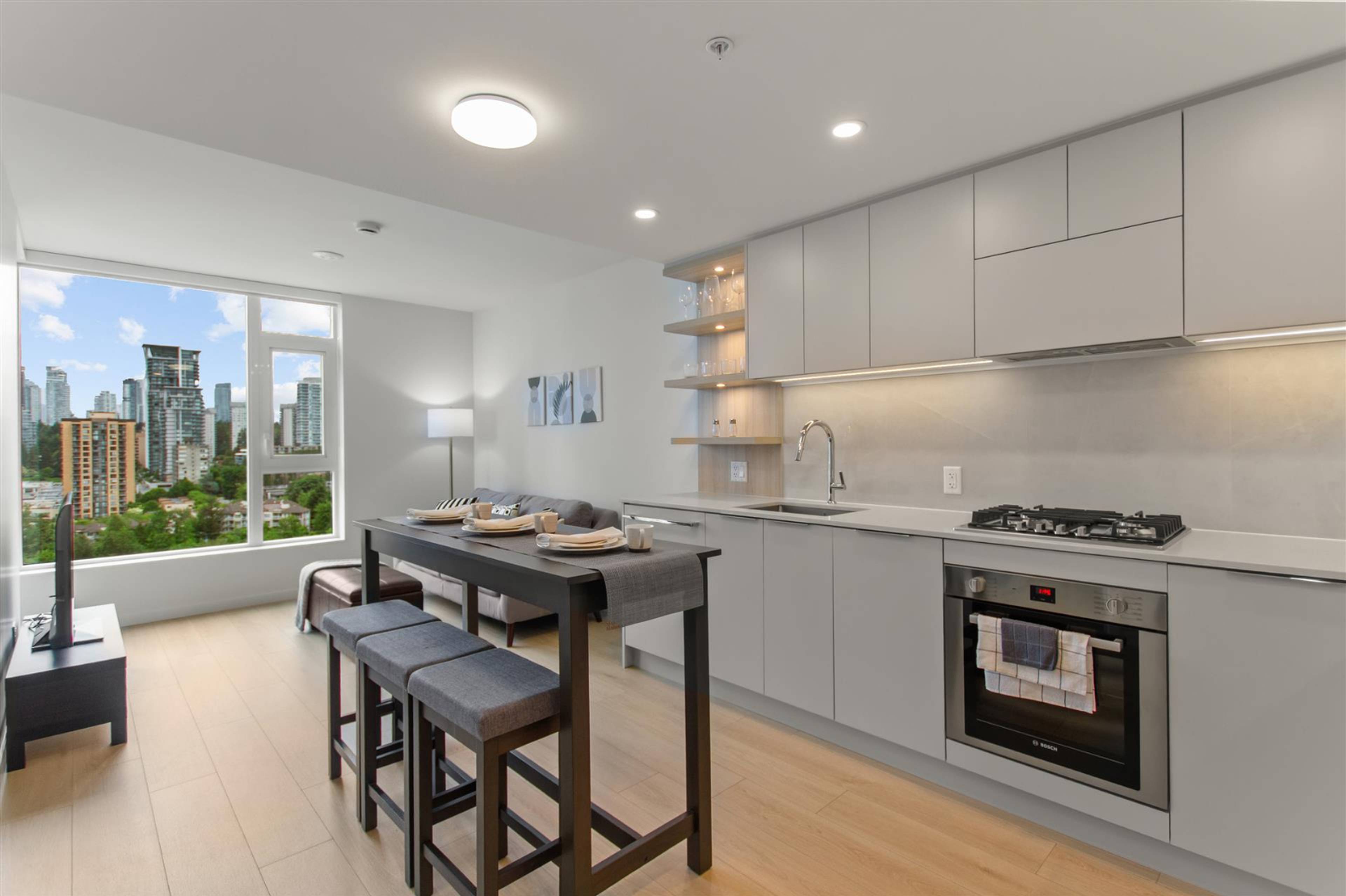 1 ch.  · 1 s. de bains for rent $2,300 / mois