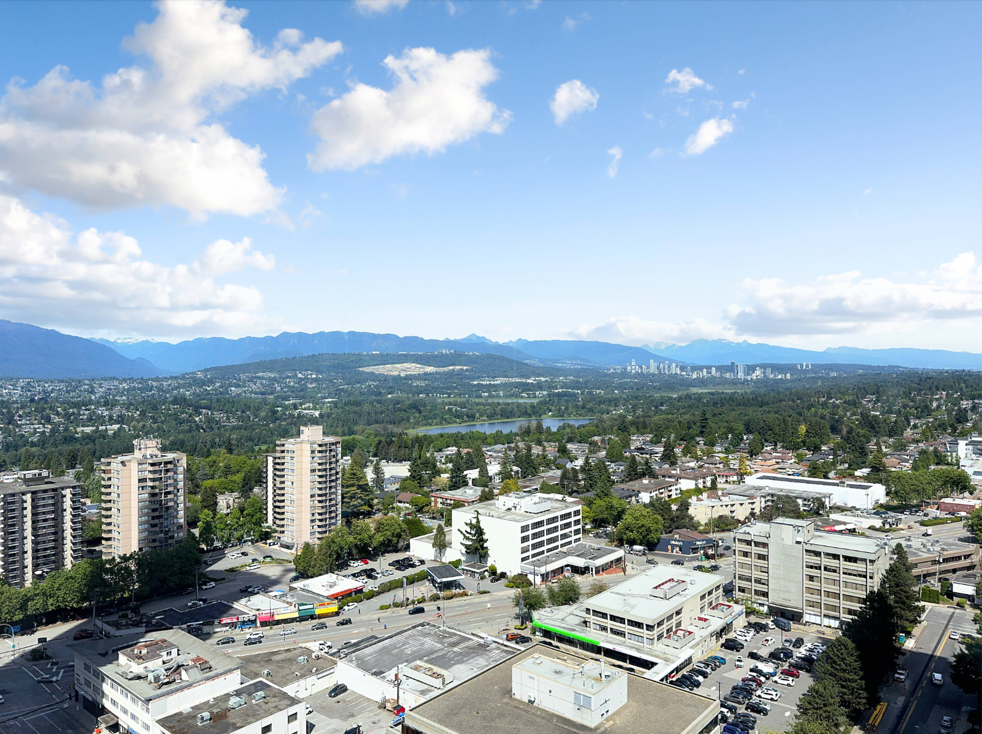 2 ch.  · 2 s. de bains for rent $3,000 / mois