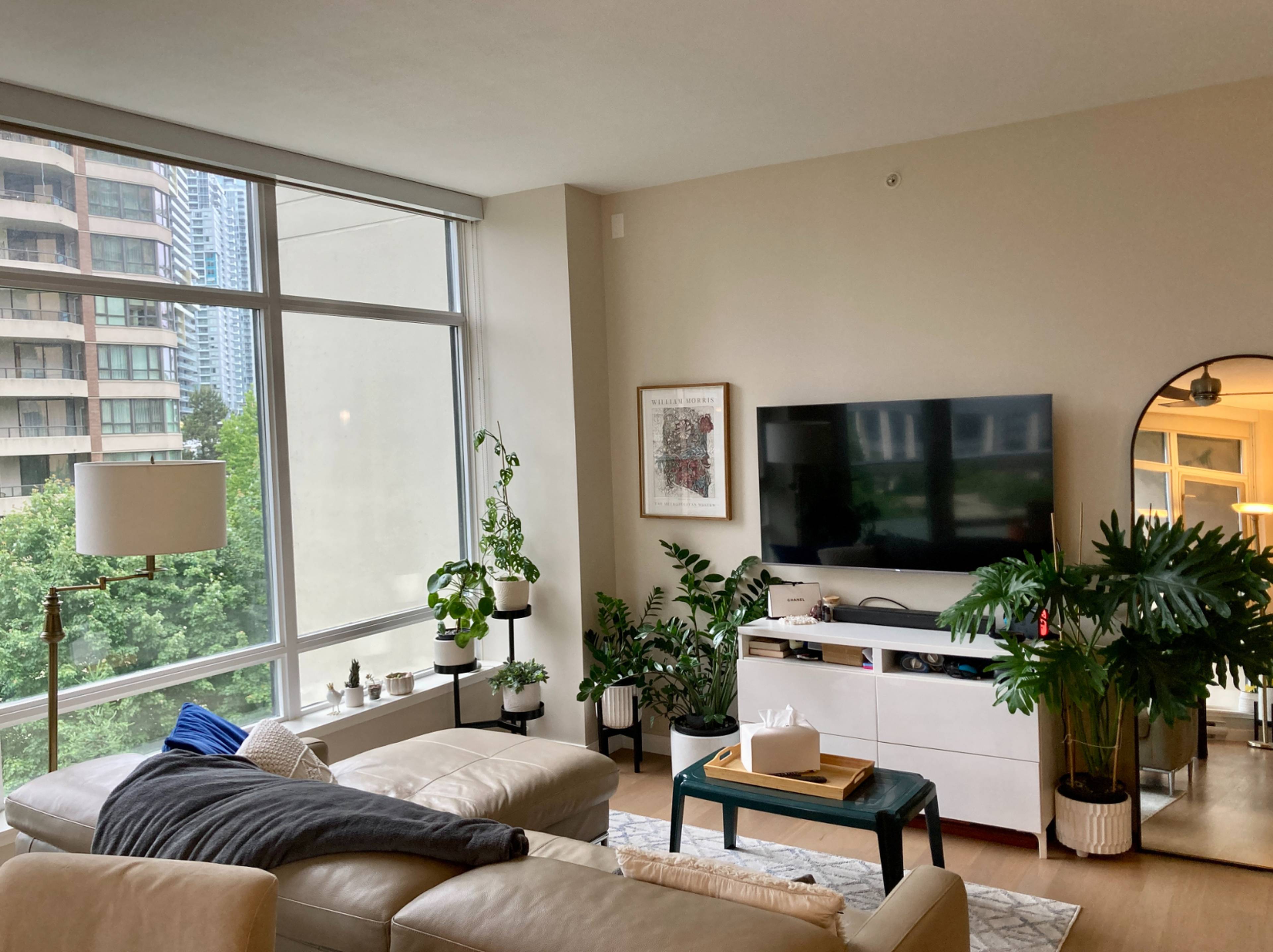1 ch.  · 1 s. de bains for rent $2,350 / mois