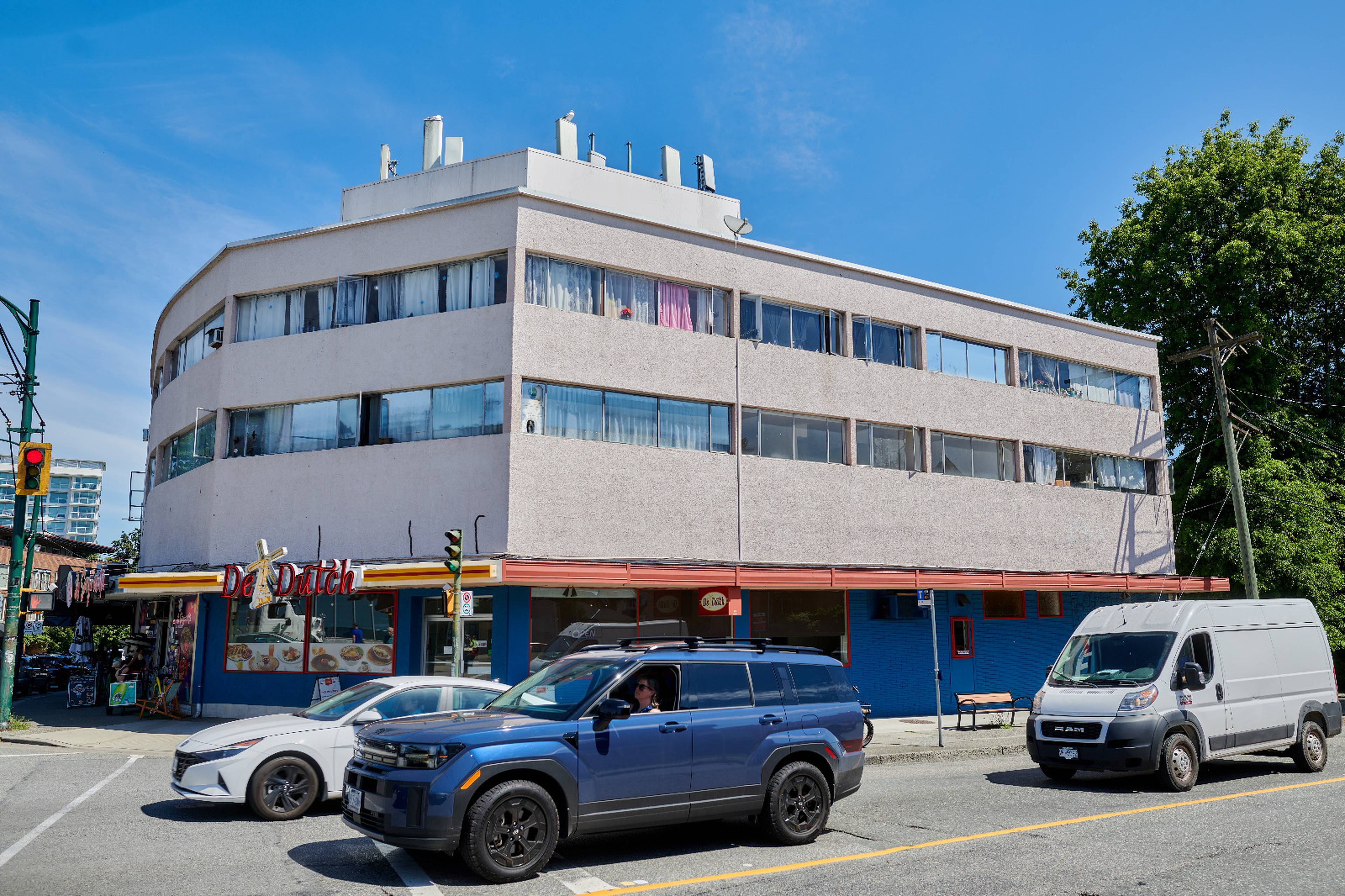 1 ch.  · 1 s. de bains for rent $1,900 / mois