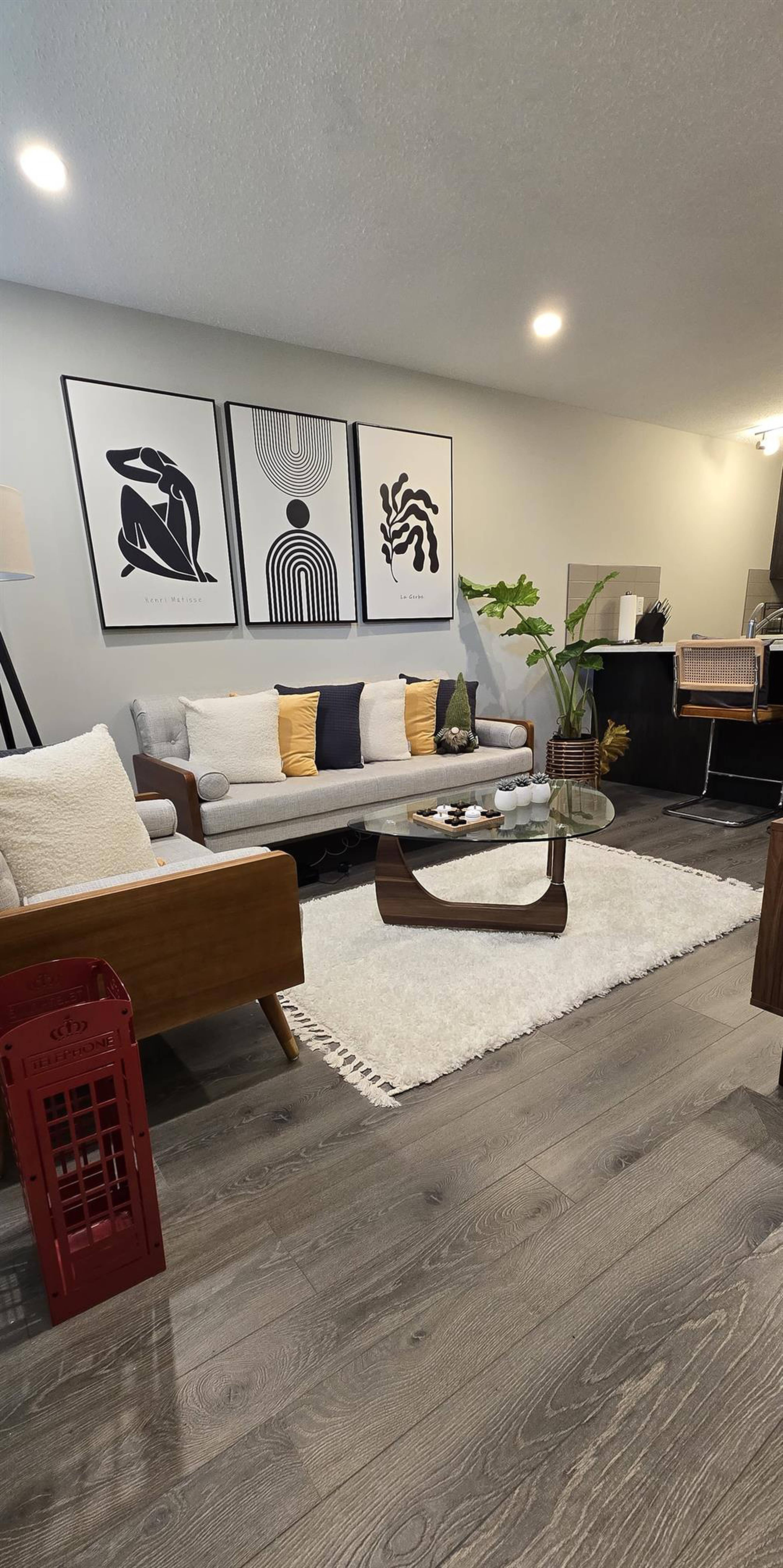 1 ch.  · 1 s. de bains for rent $1,500 / mois