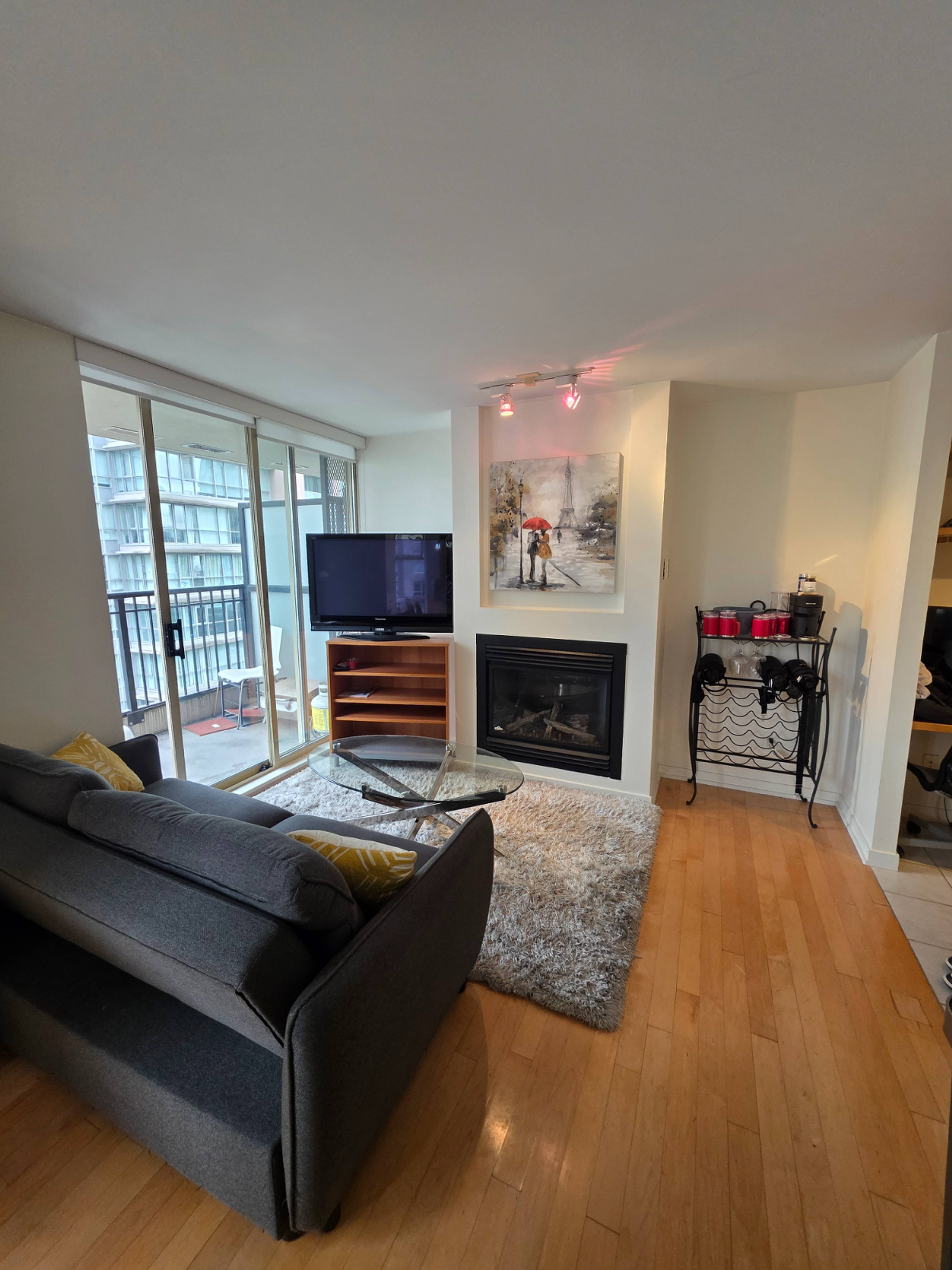 1 ch.  · 1 s. de bains for rent $2,795 / mois