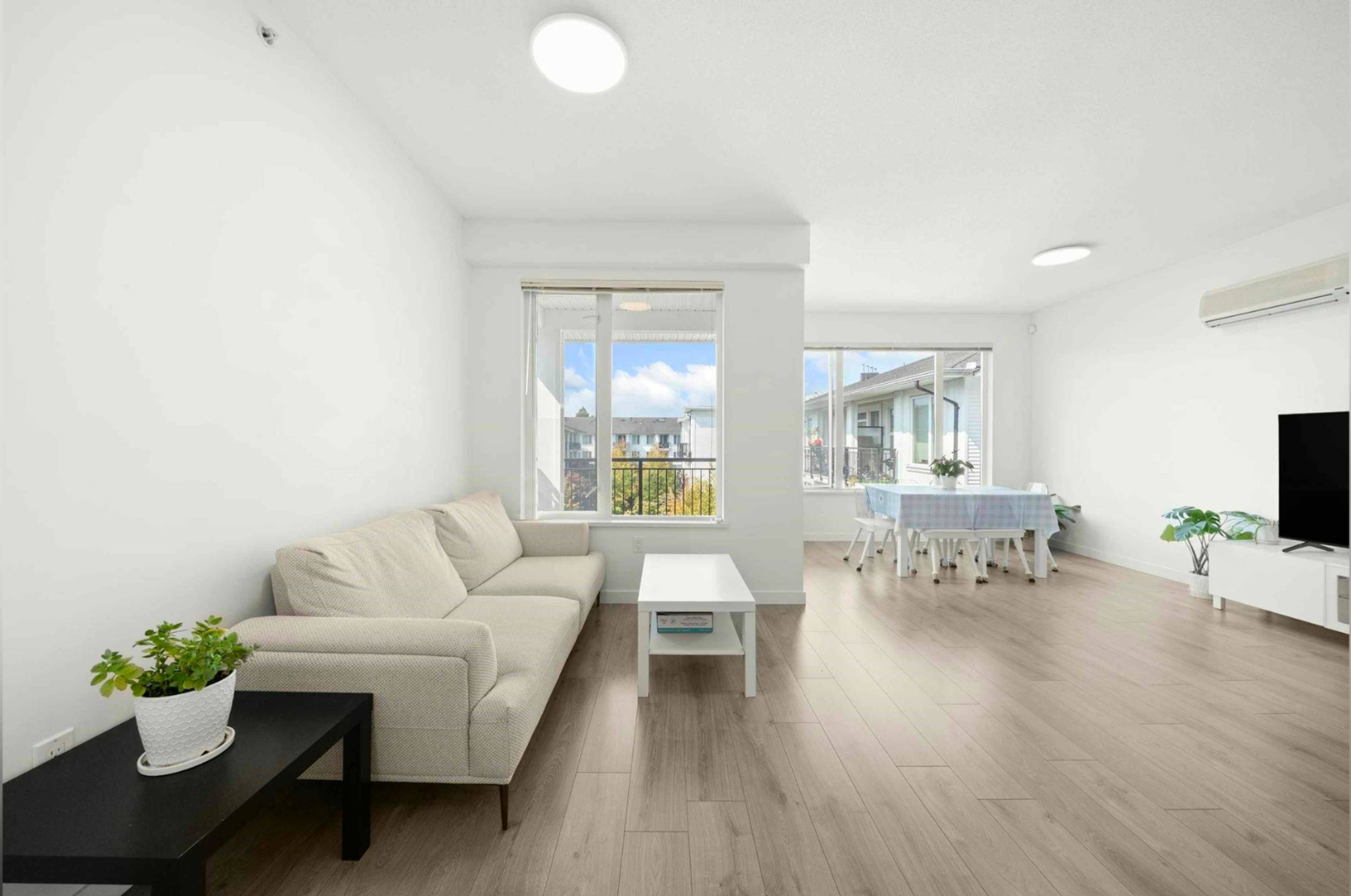 2 ch.  · 2 s. de bains for rent $2,750 / mois
