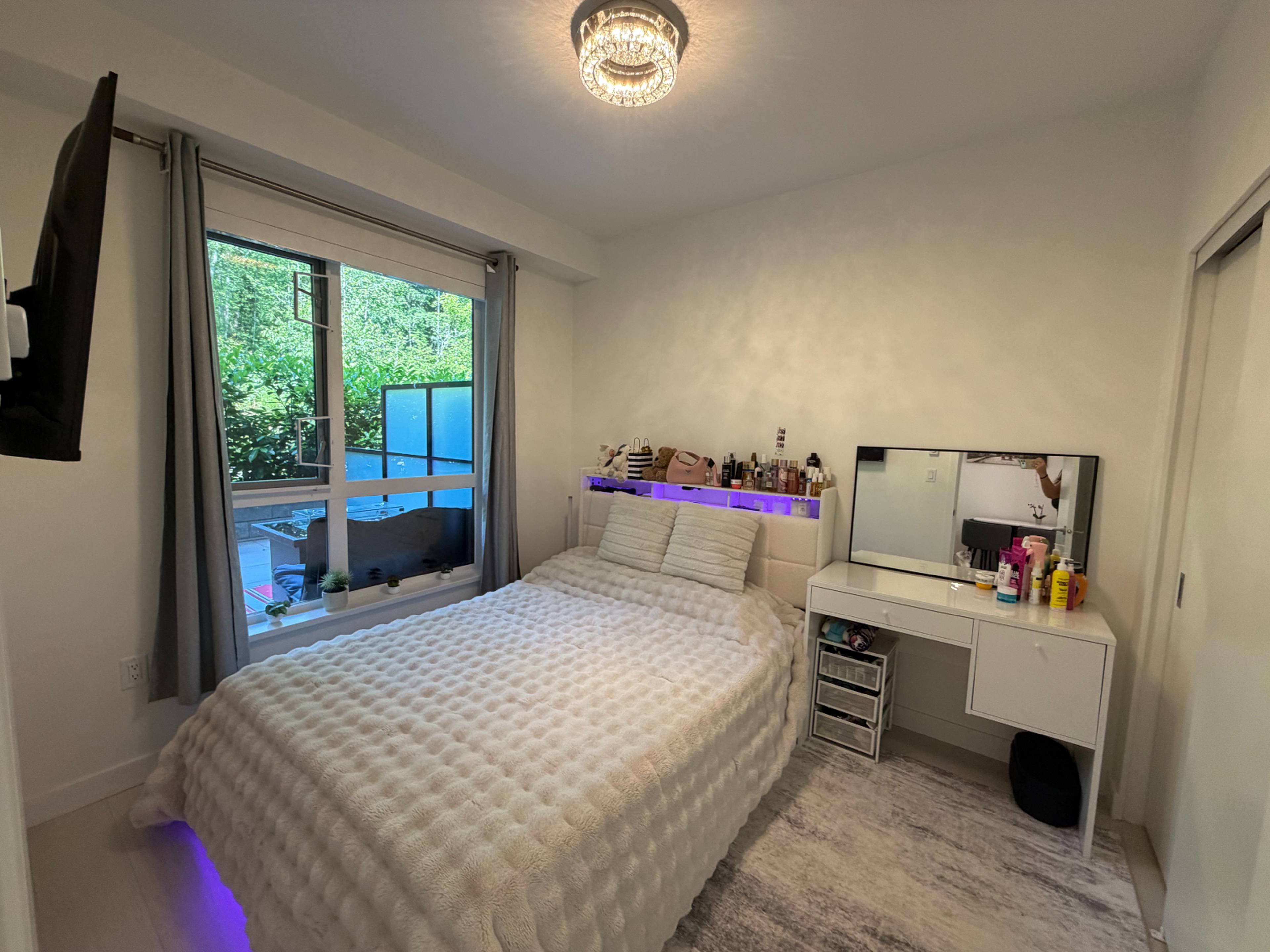 1 ch.  · 1 s. de bains for rent $2,500 / mois