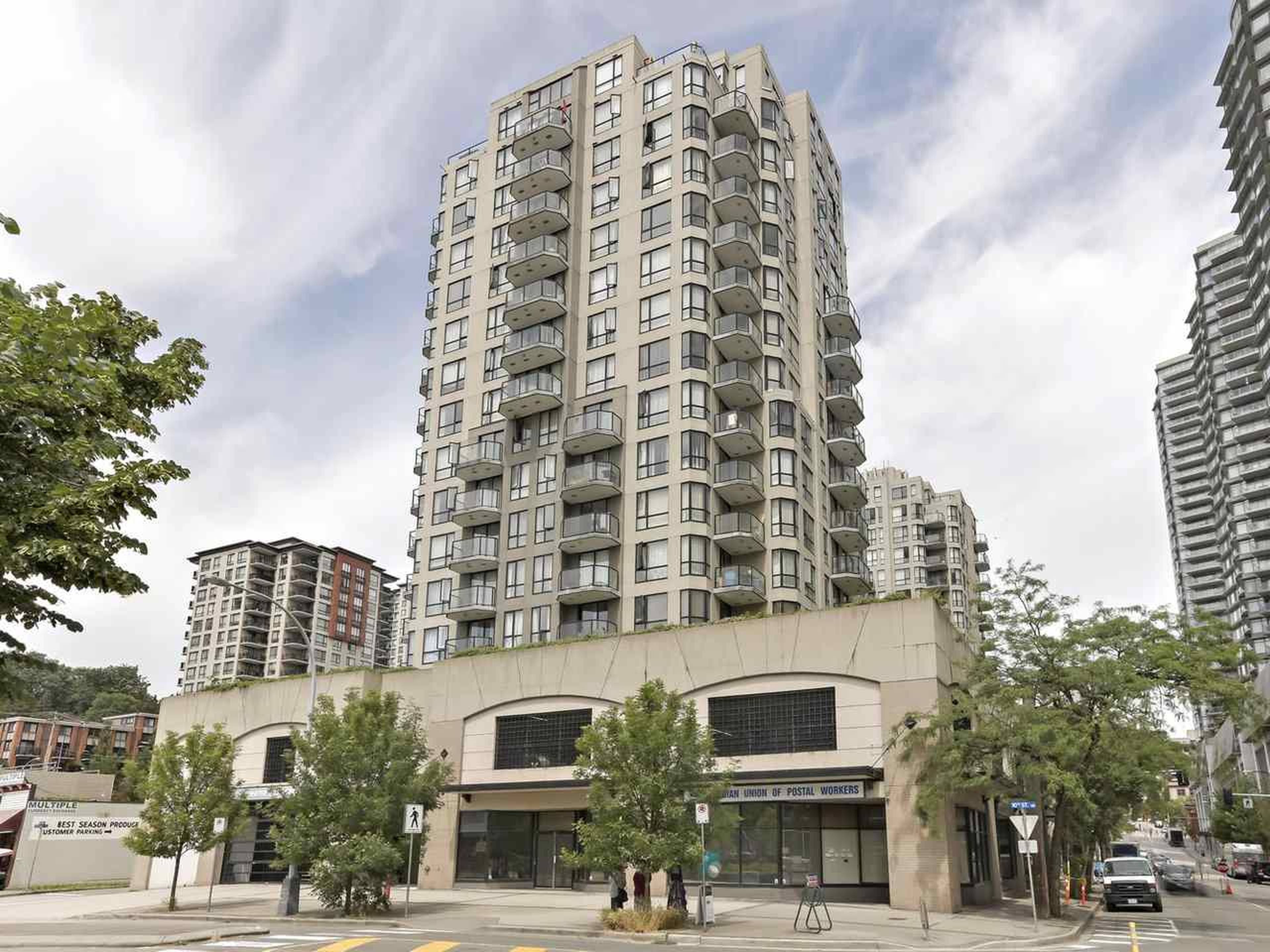 1 ch.  · 1 s. de bains for rent $1,950 / mois