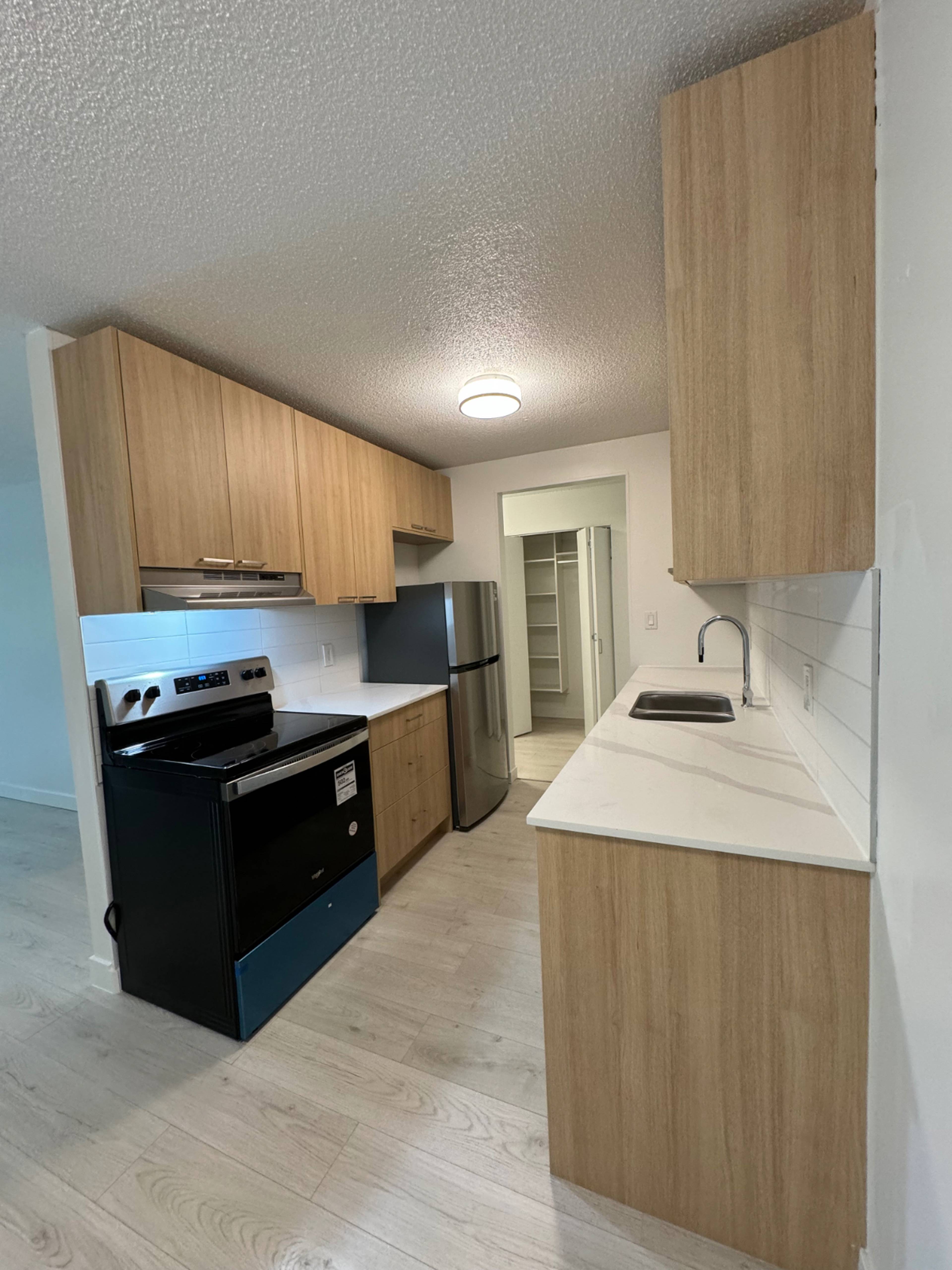 2 ch.  · 1 s. de bains for rent $2,650 / mois