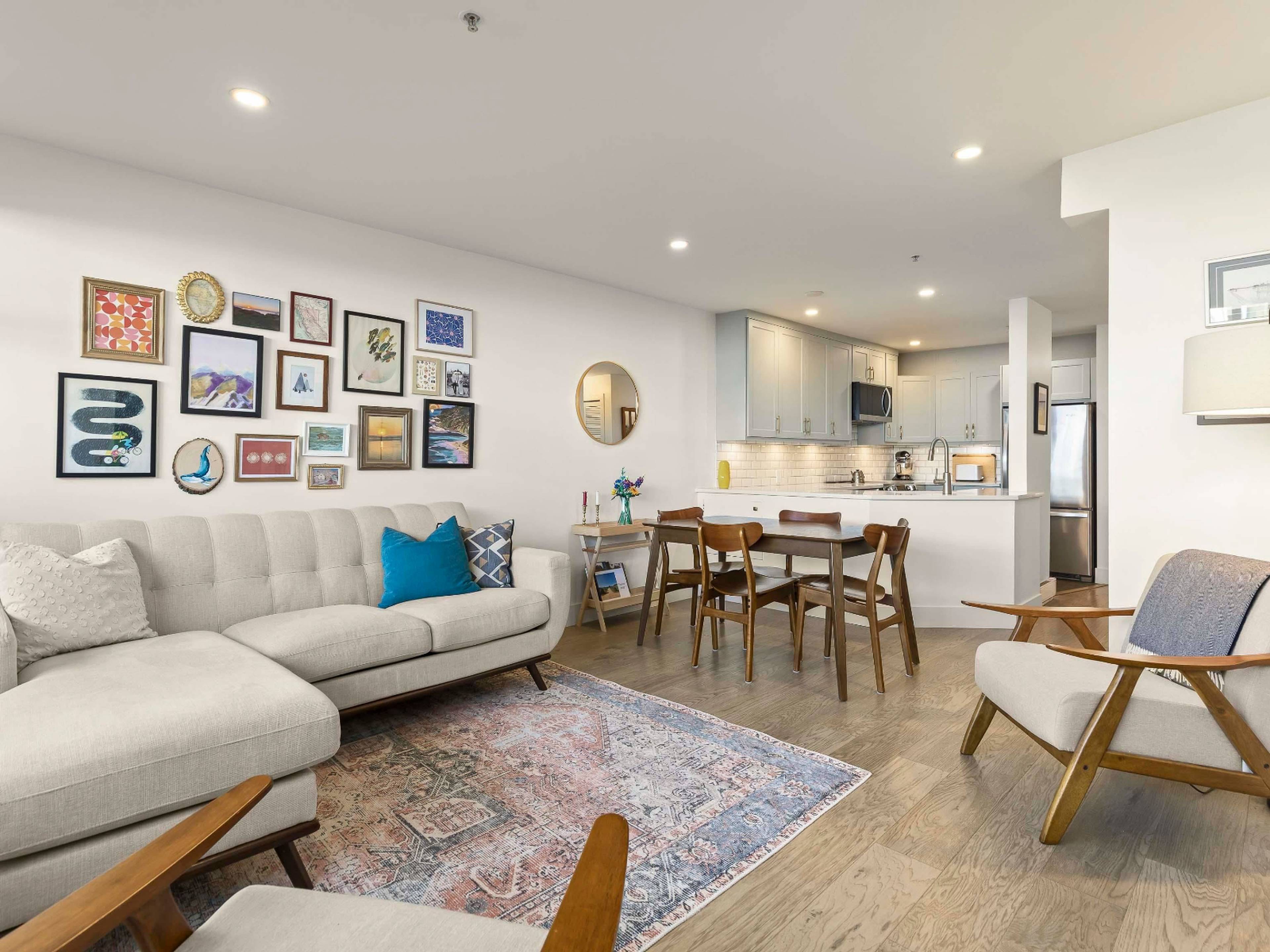 2 ch.  · 2 s. de bains for rent $2,795 / mois