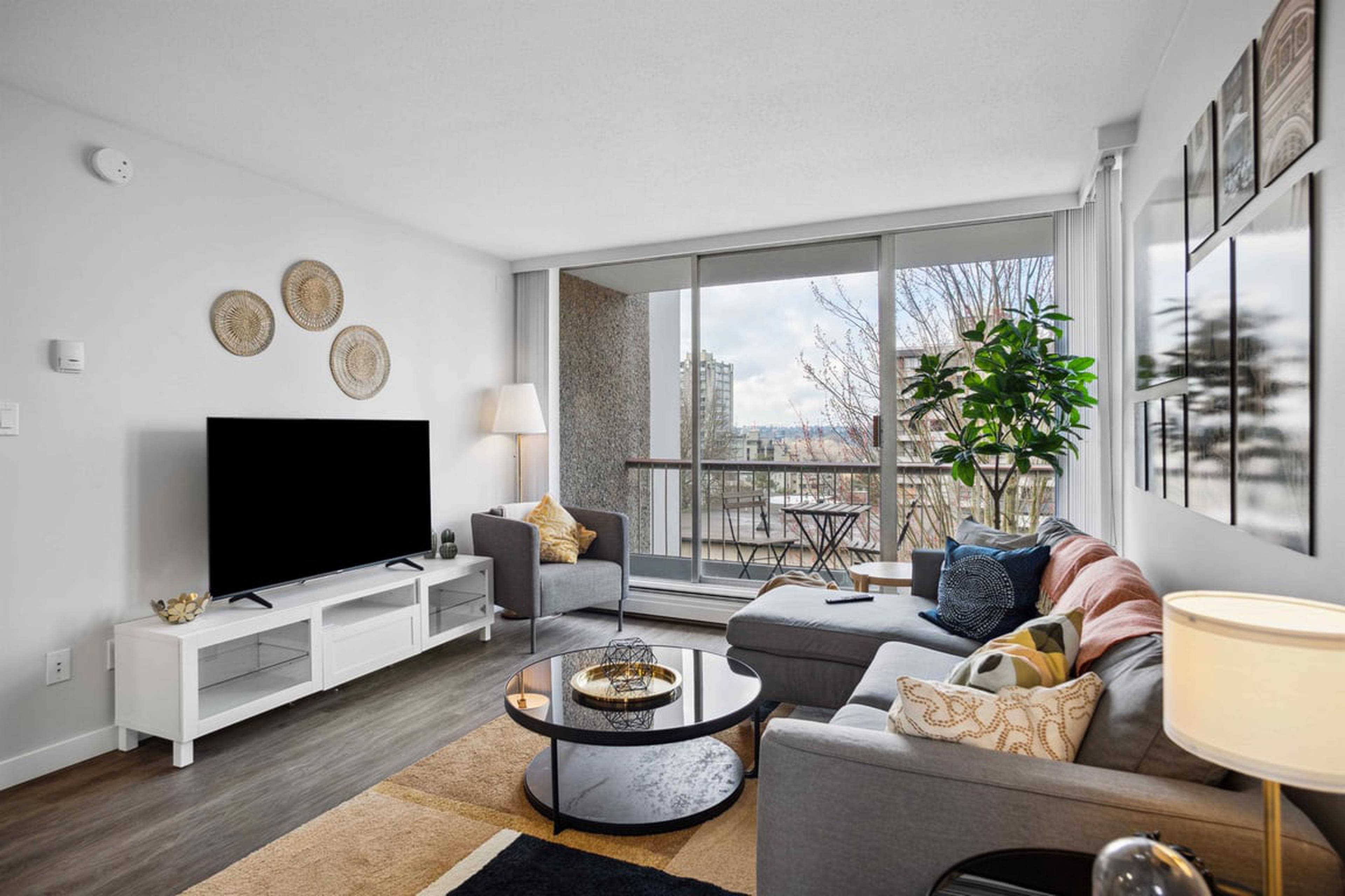 1 ch.  · 1 s. de bains for rent $2,895 / mois