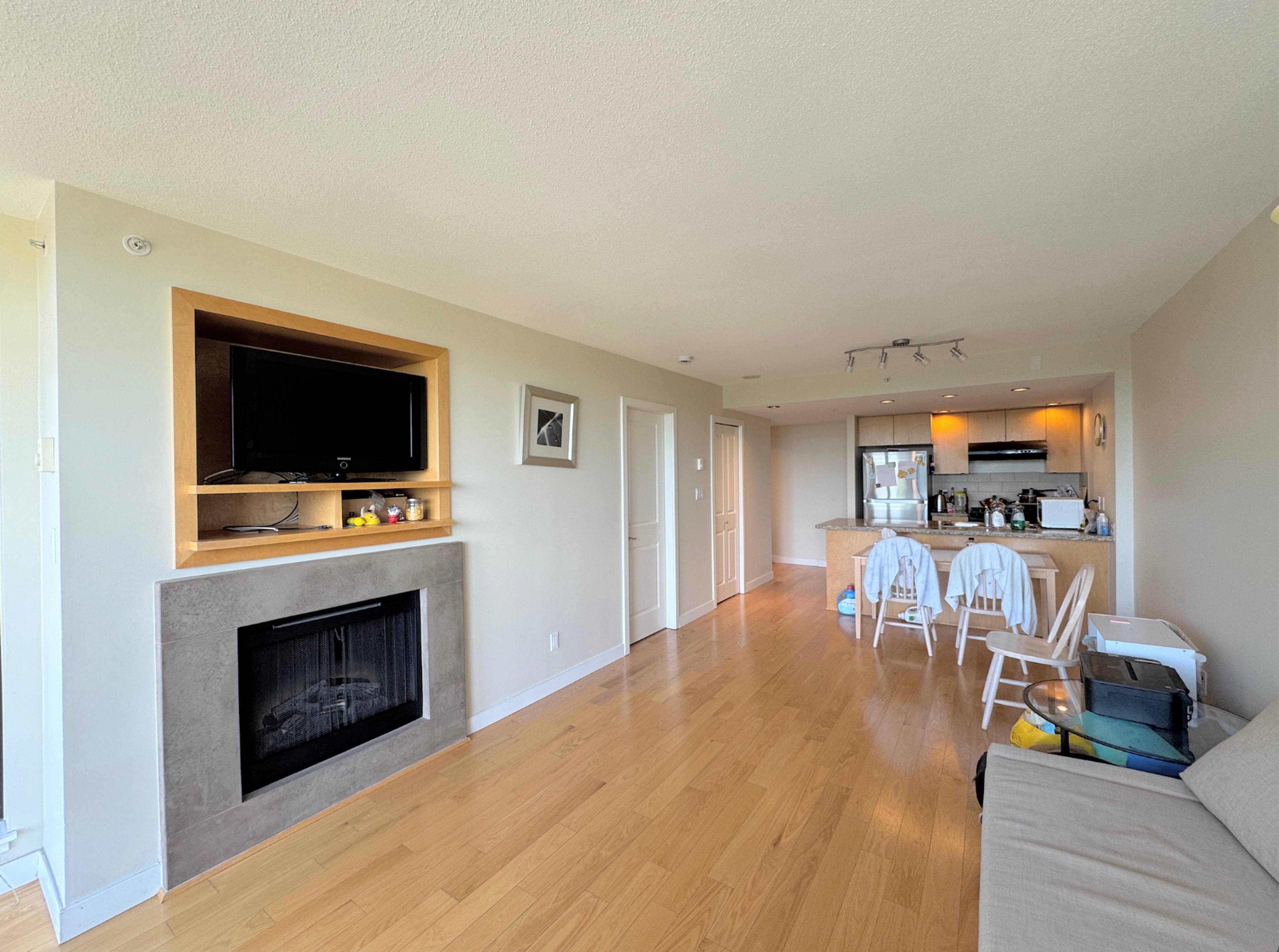 1 室  · 1 卫 for rent $2,200 / 月