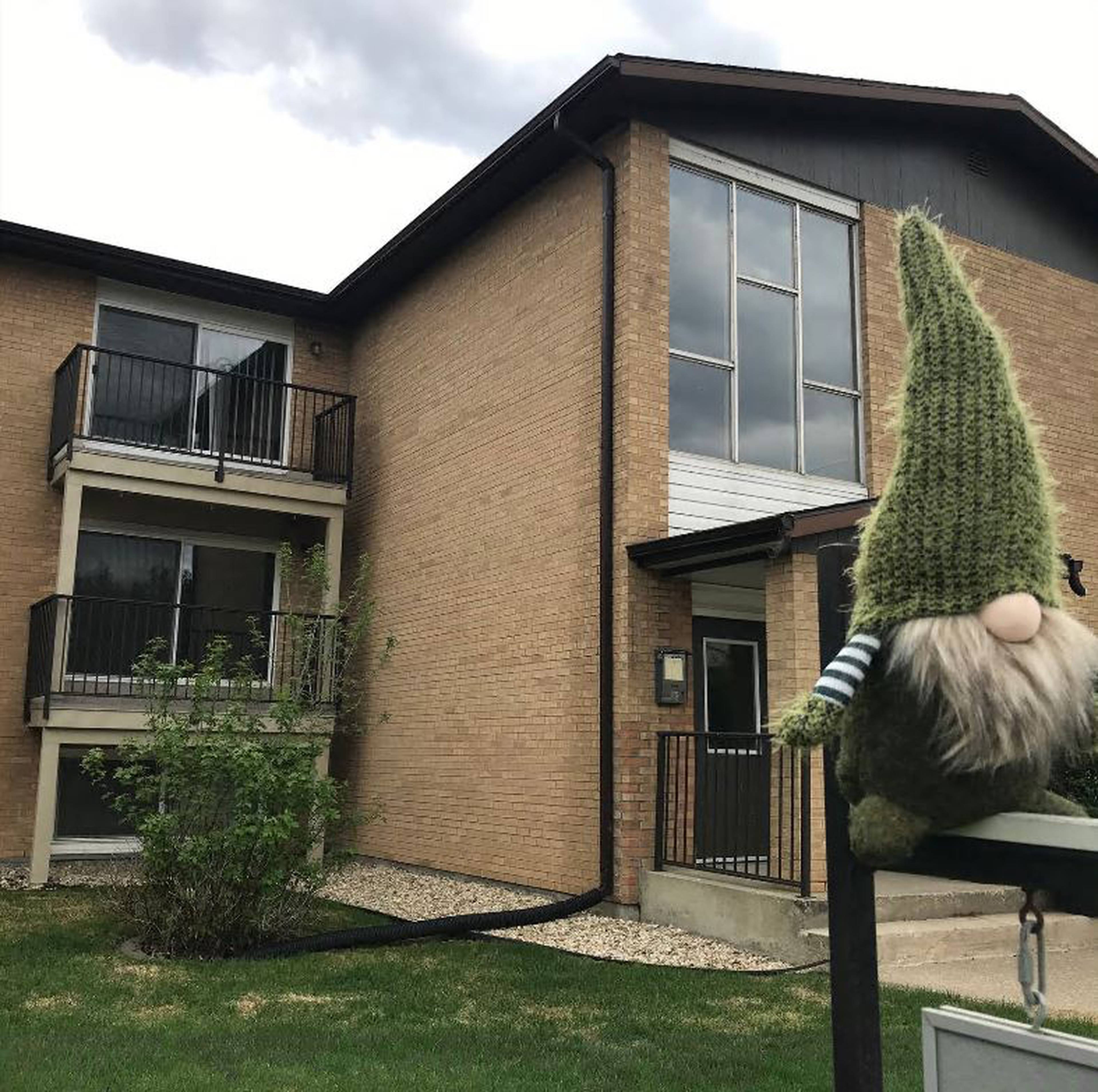 2 室  · 1 卫 for rent $1,200 / 月