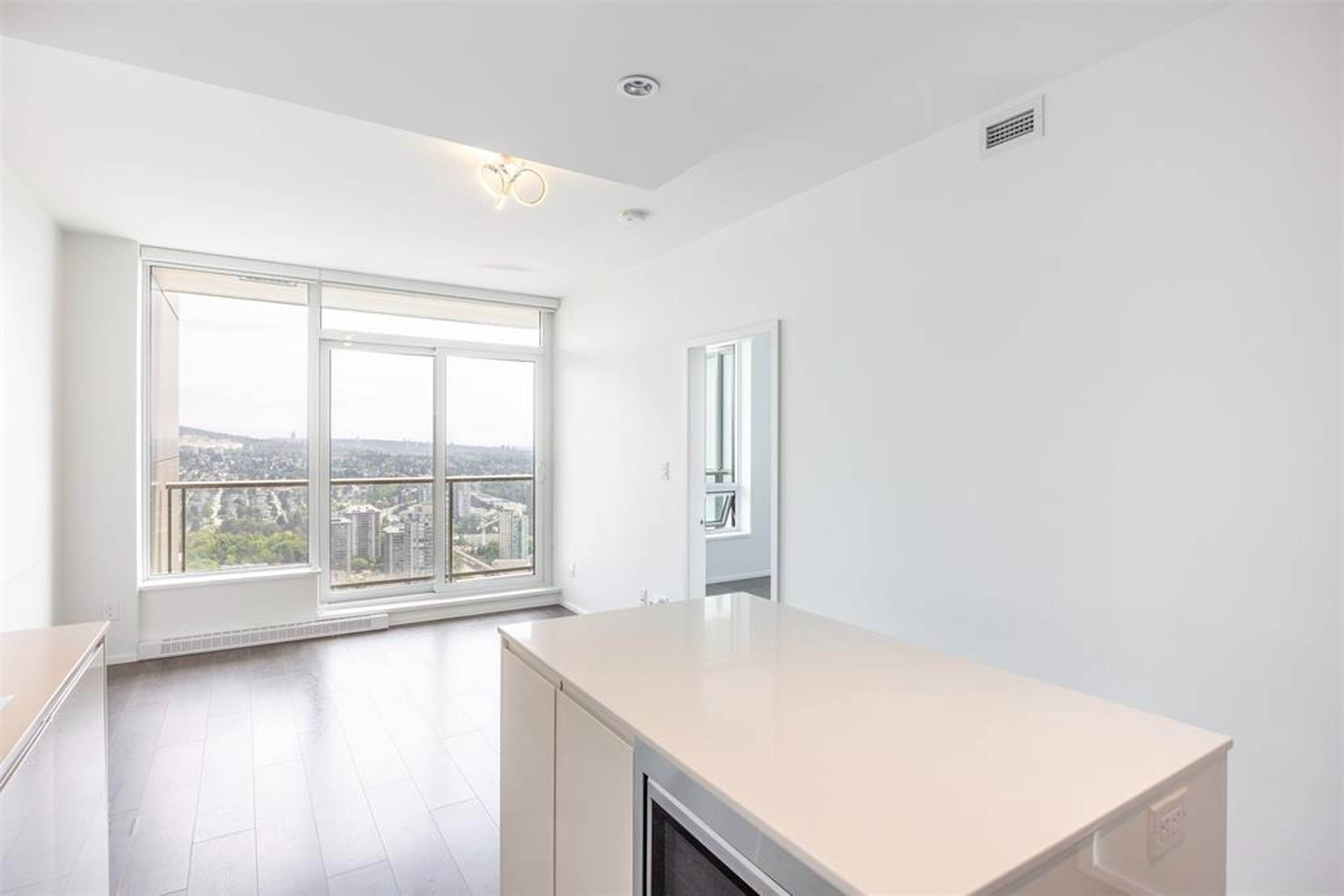 2 室  · 2 卫 for rent $2,700 / 月