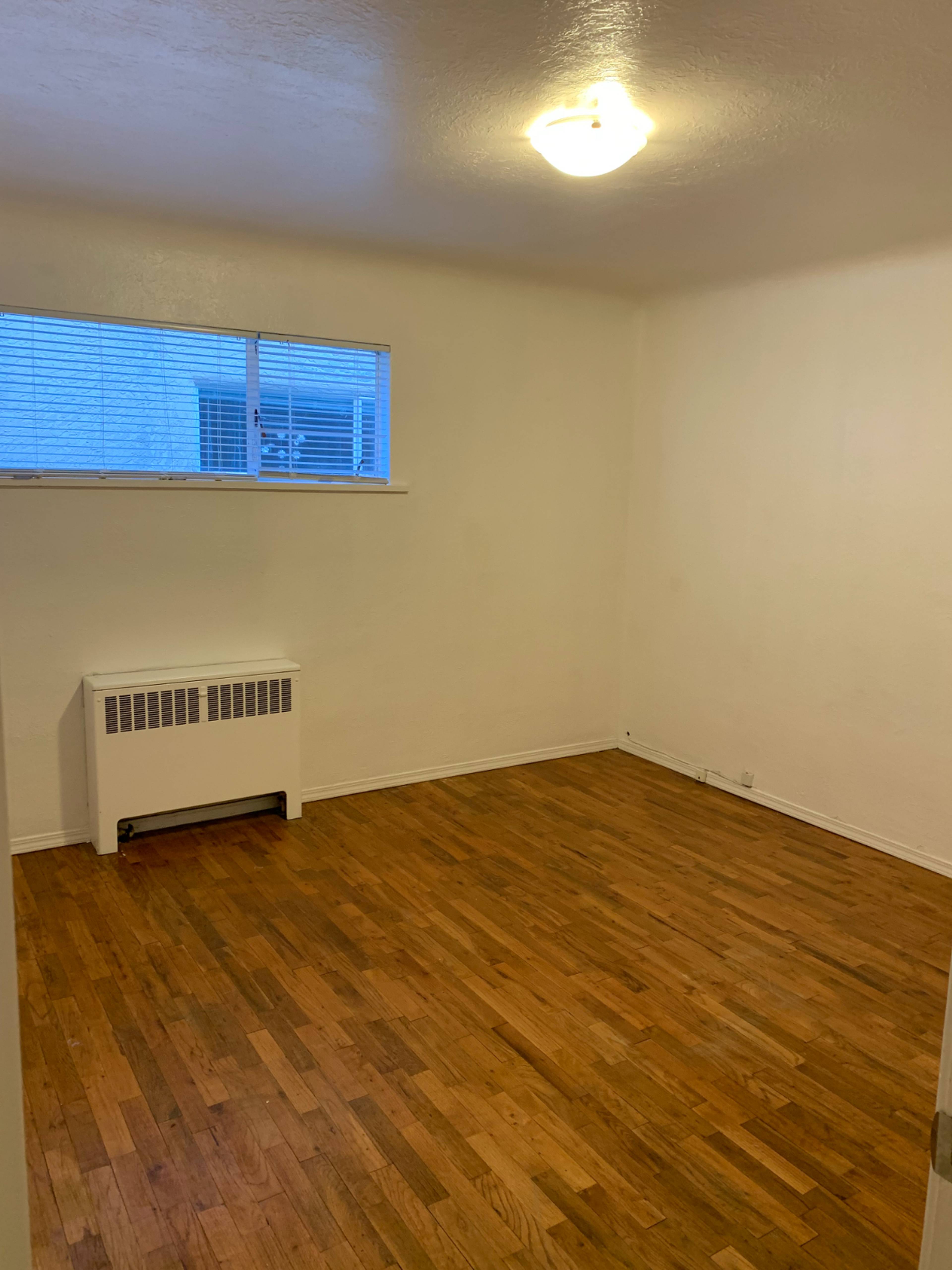 2 ch.  · 1 s. de bains for rent $2,225 / mois