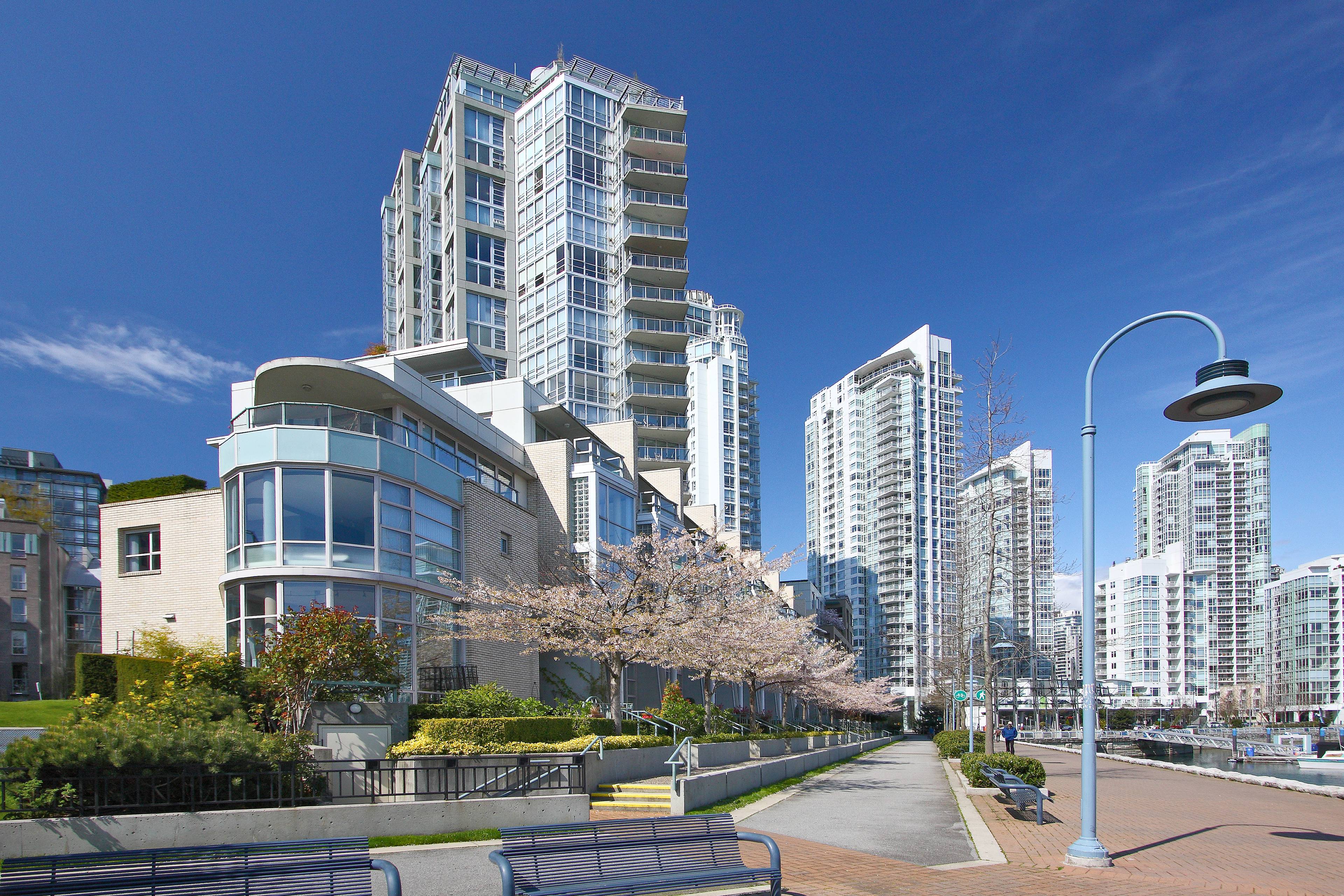 2 室  · 2 卫 for rent $4,650 / 月