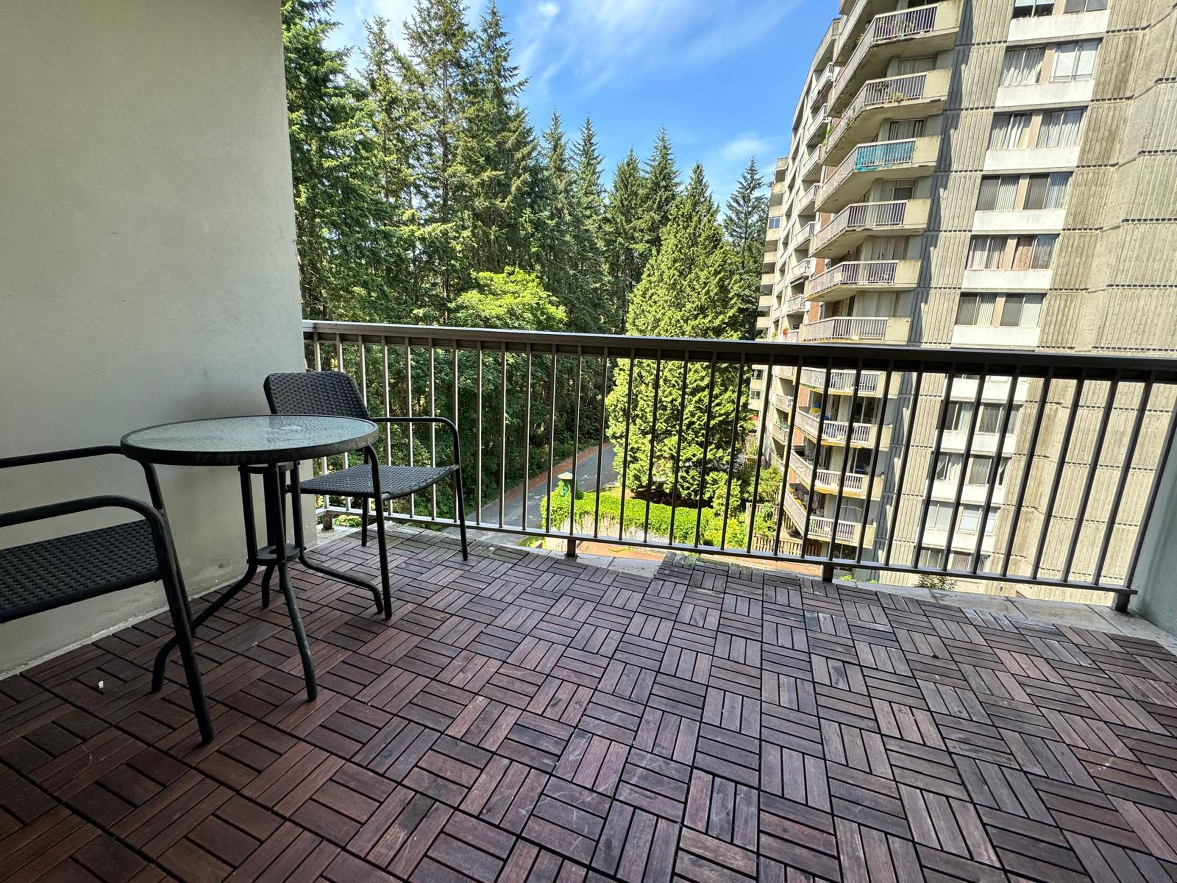 1 ch.  · 1 s. de bains for rent $2,000 / mois