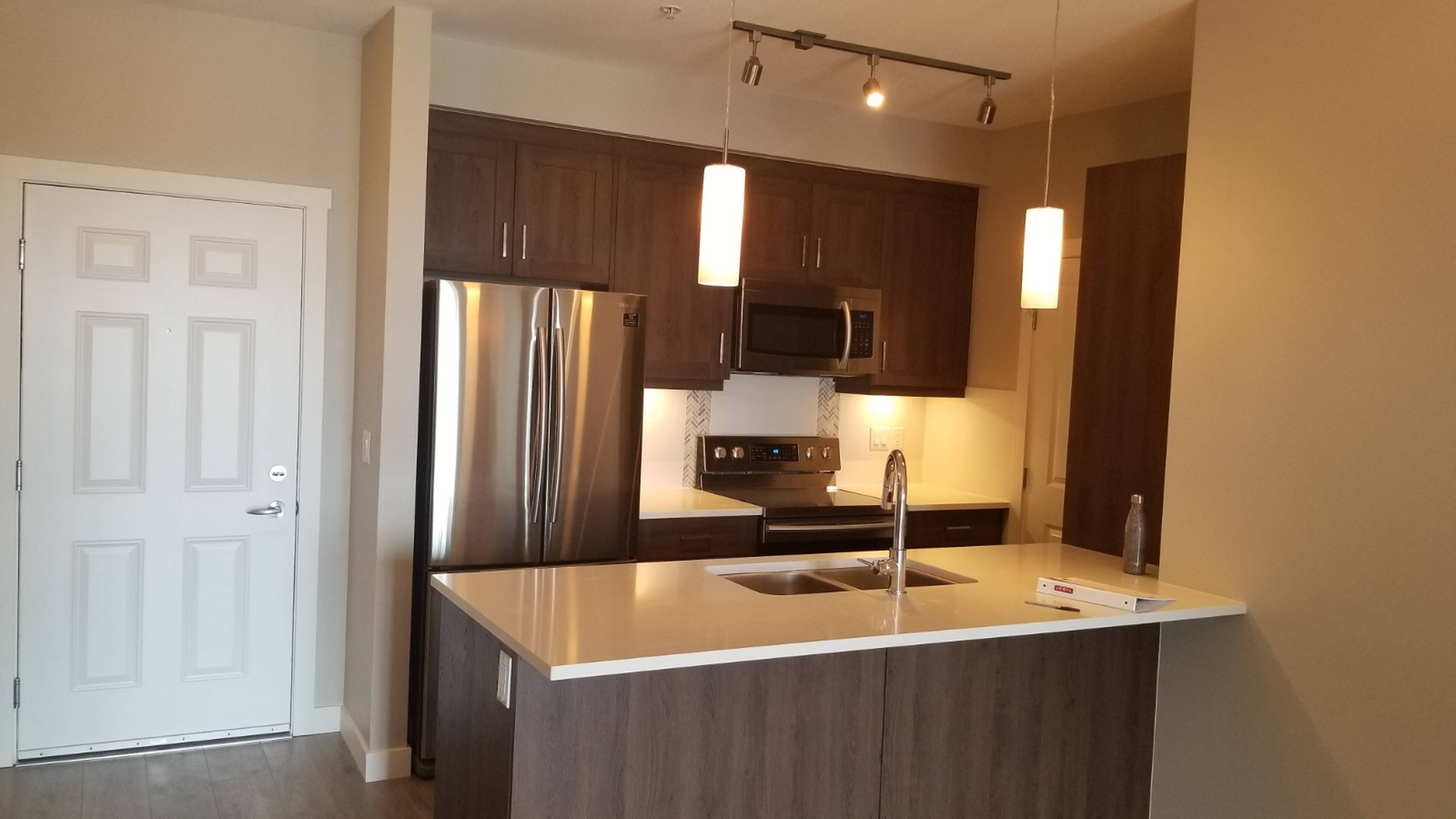 2 室  · 2 卫 for rent $2,450 / 月
