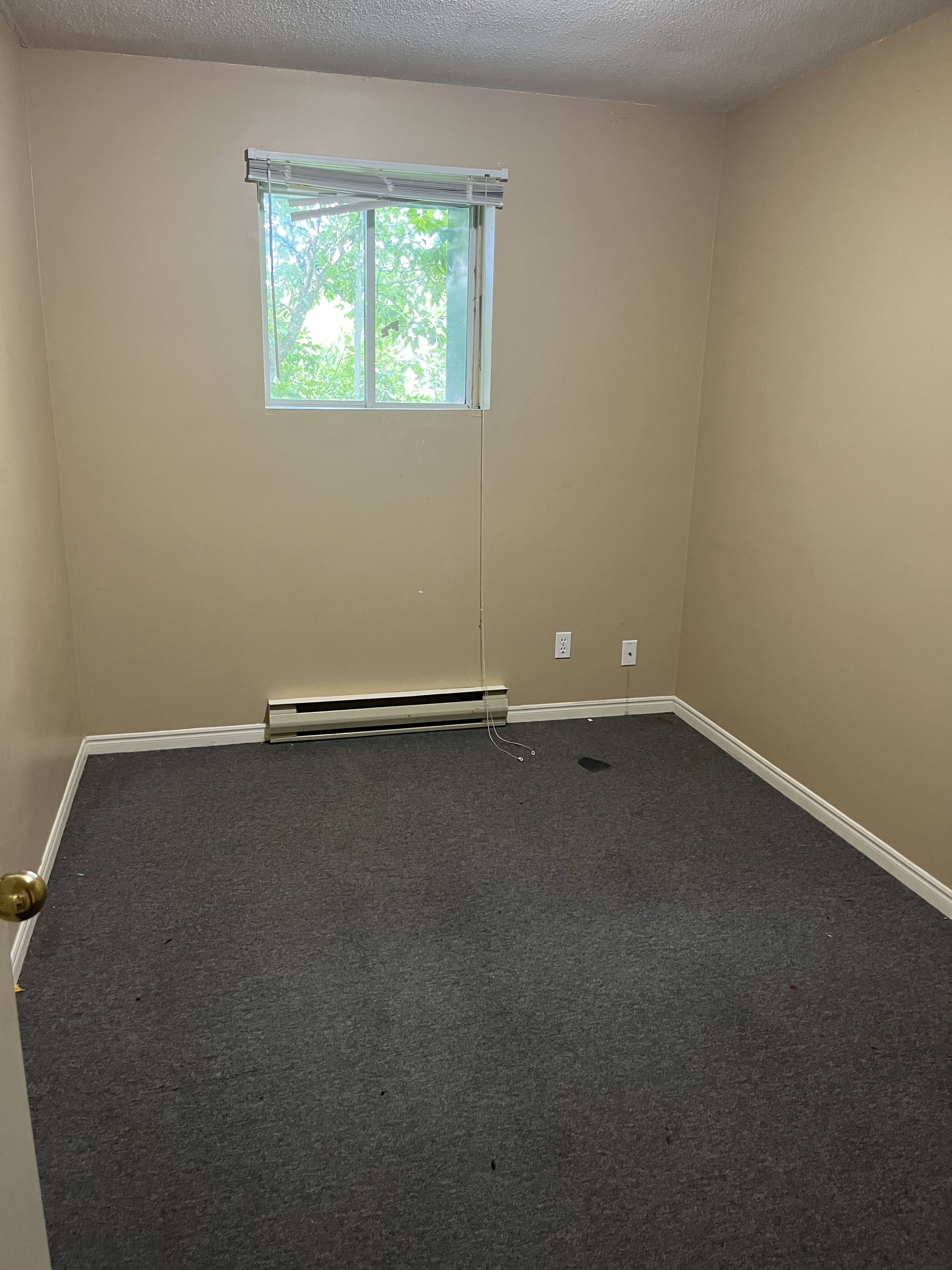 2 ch.  · 1 s. de bains for rent $1,800 / mois