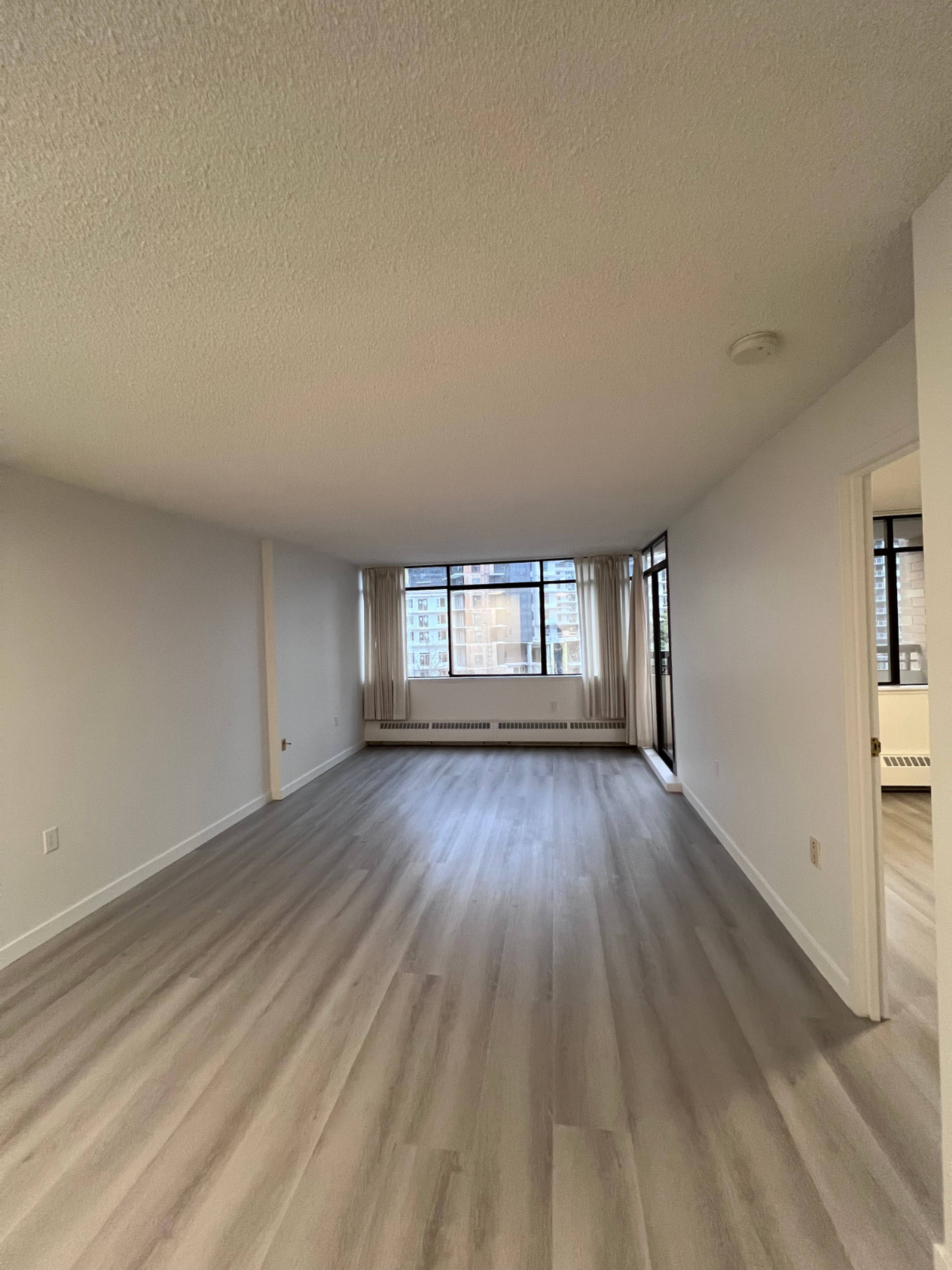 1 ch.  · 1 s. de bains for rent $2,300 / mois