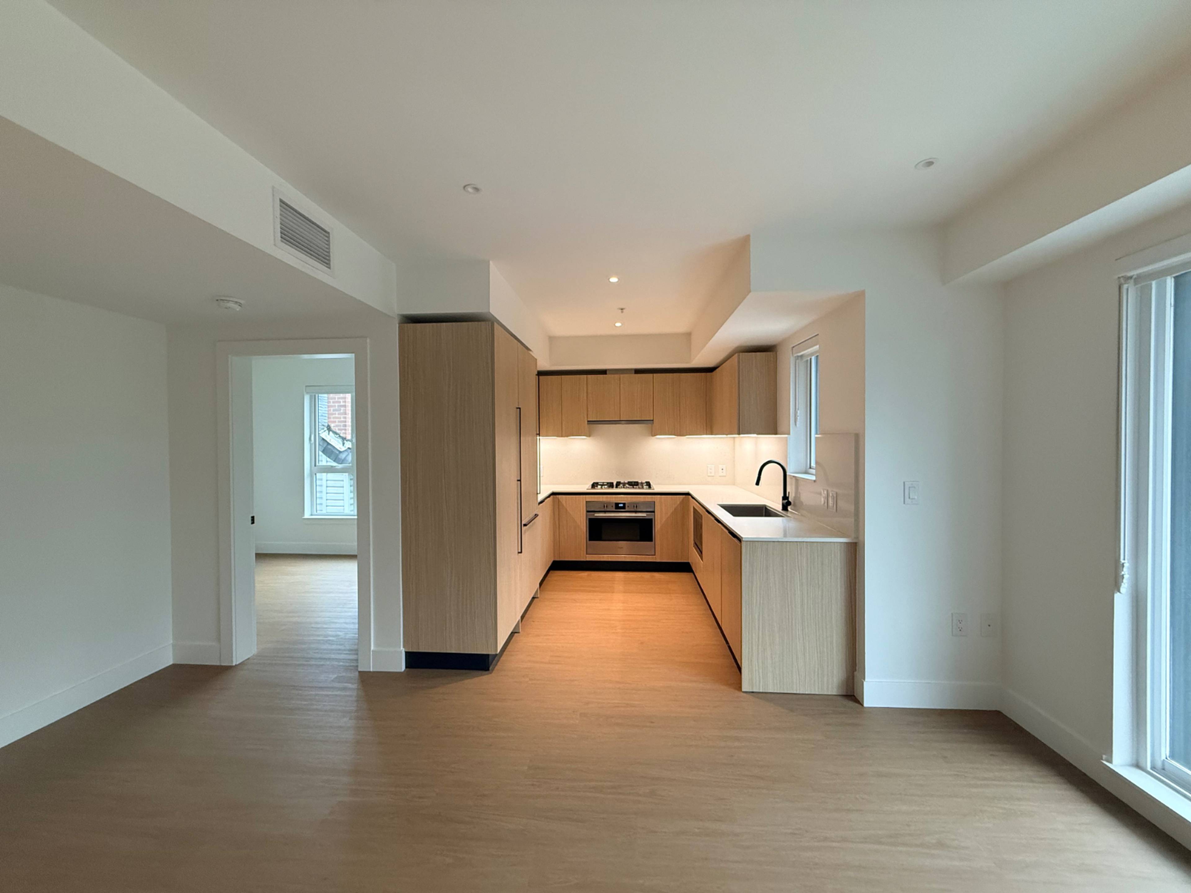 2 室  · 2 卫 for rent $3,600 / 月