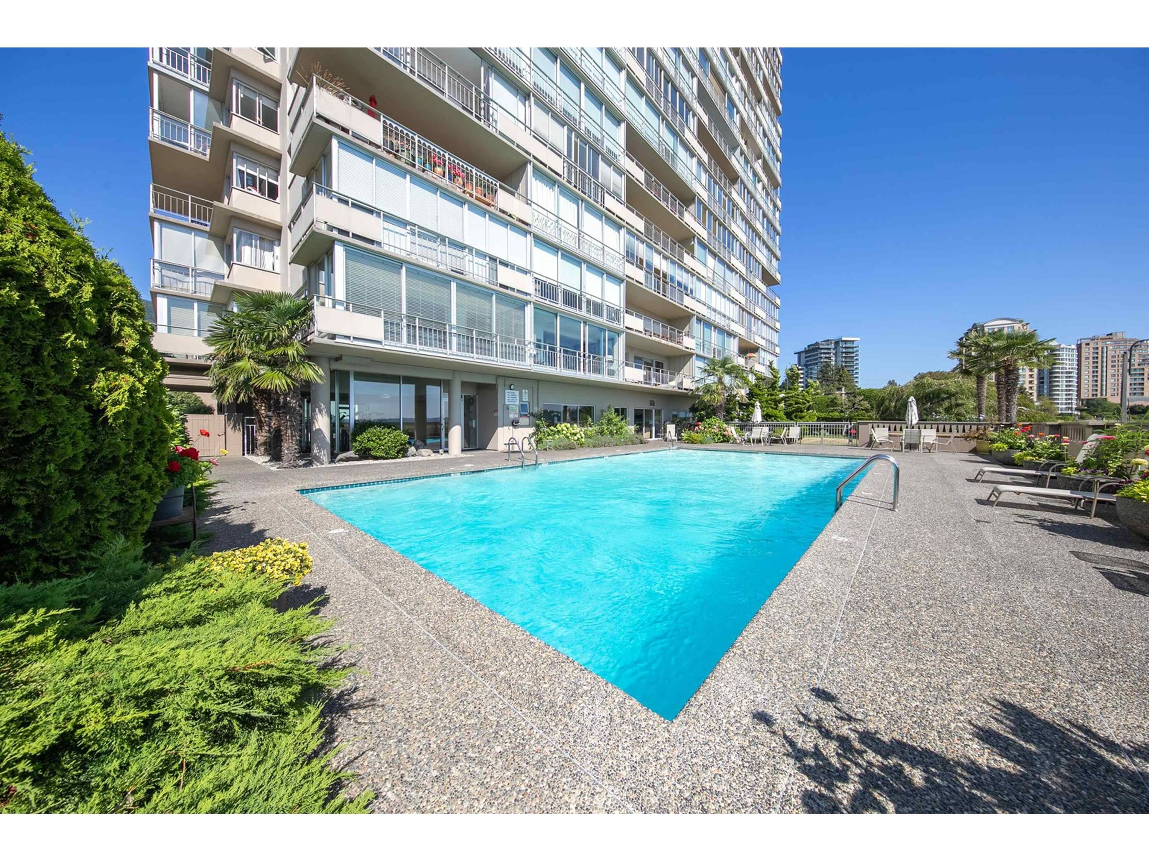 1 ch.  · 1 s. de bains for rent $1,750 / mois