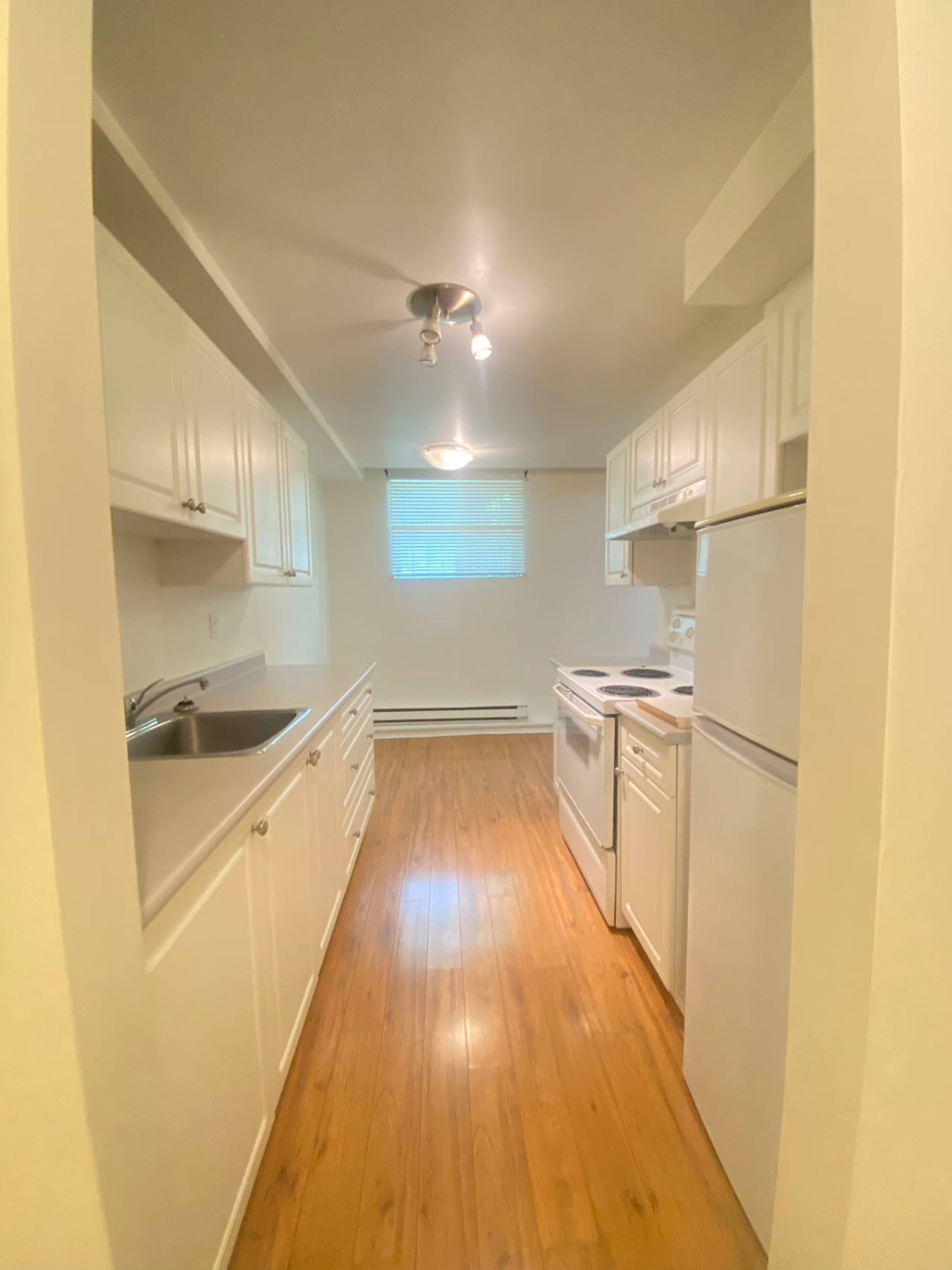 单身公寓  · 1 卫 for rent $1,600 / 月