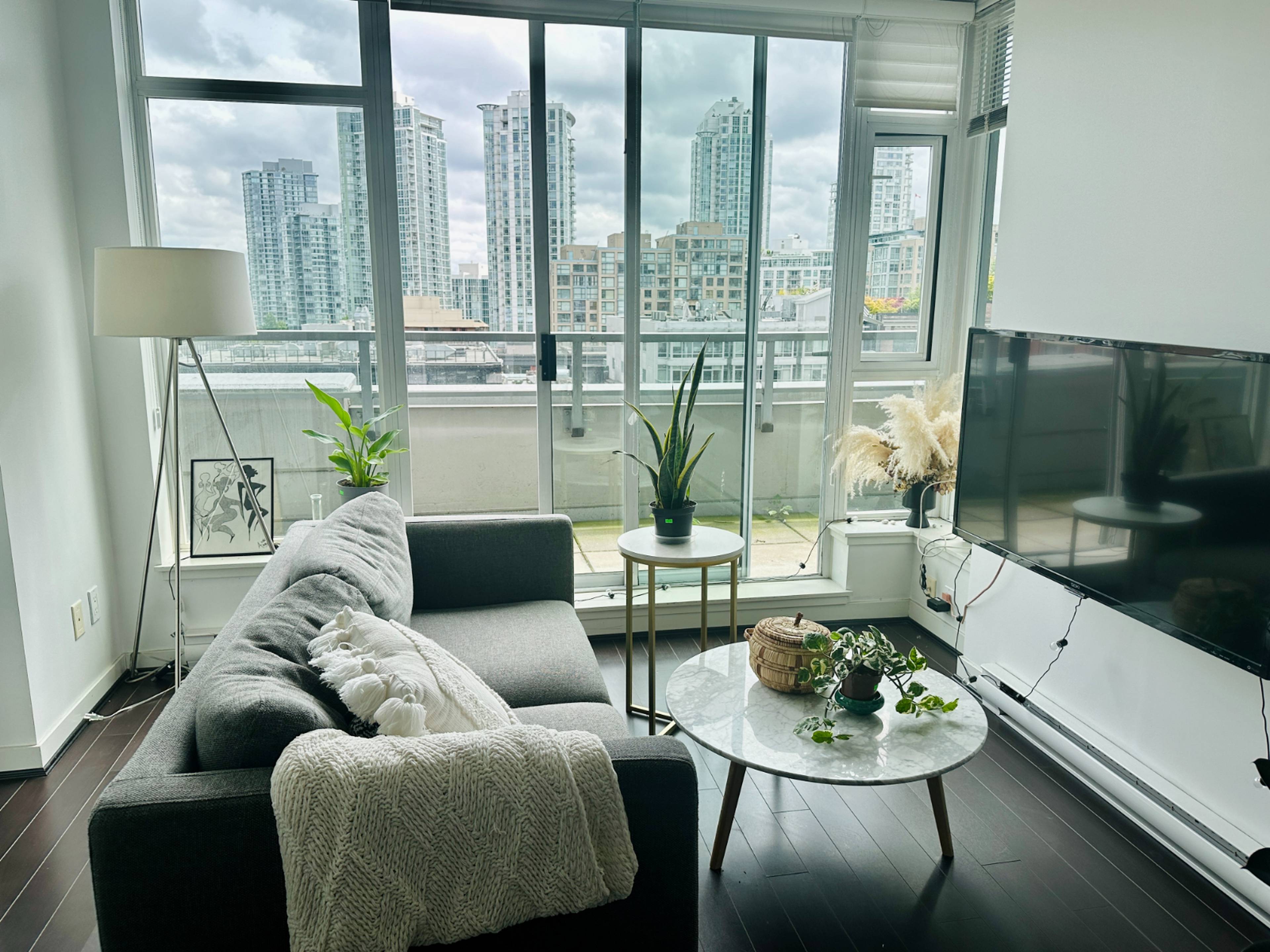 Room for rent $1,890 / month
