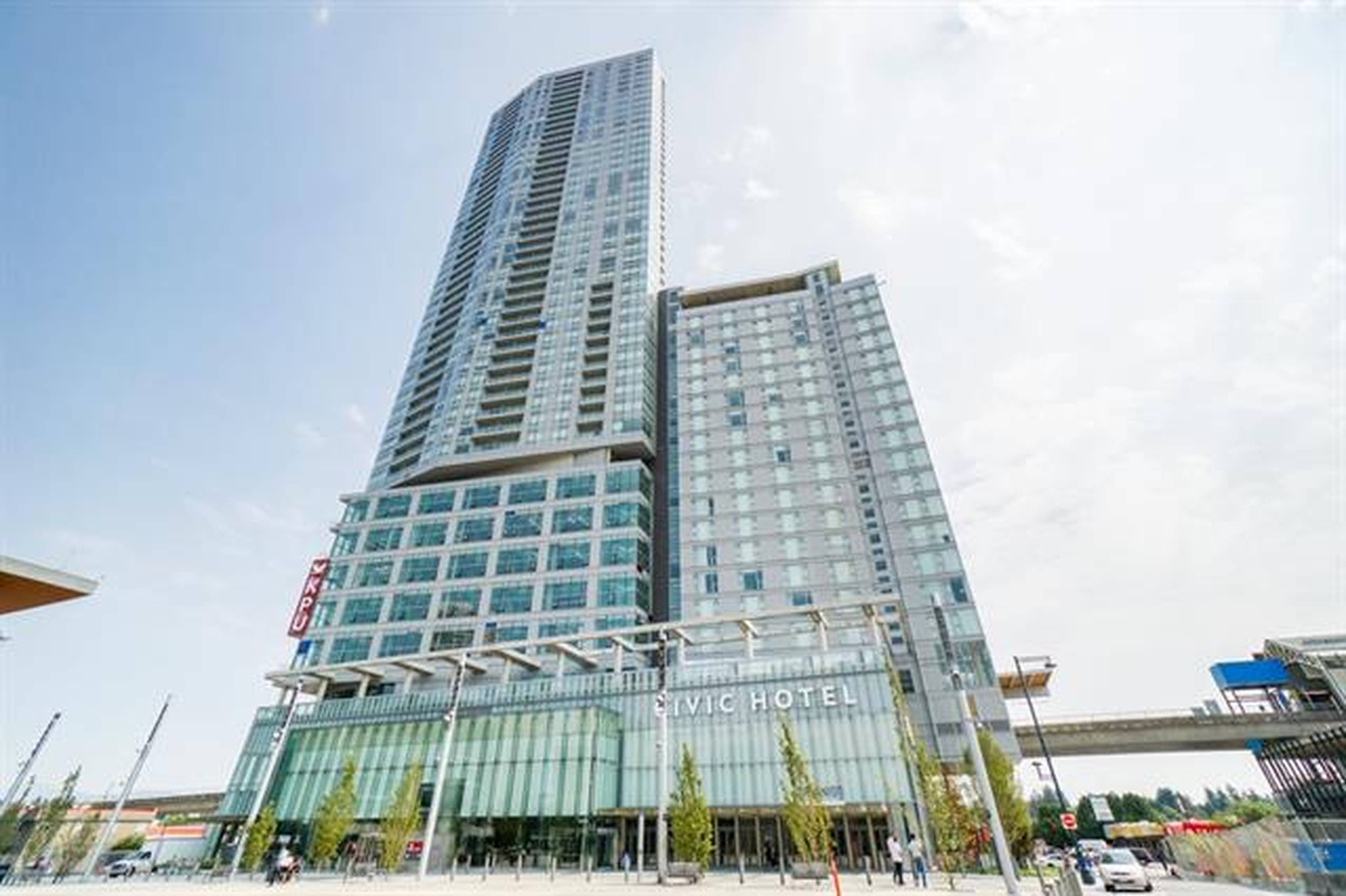 1 ch.  · 1 s. de bains for rent $1,700 / mois