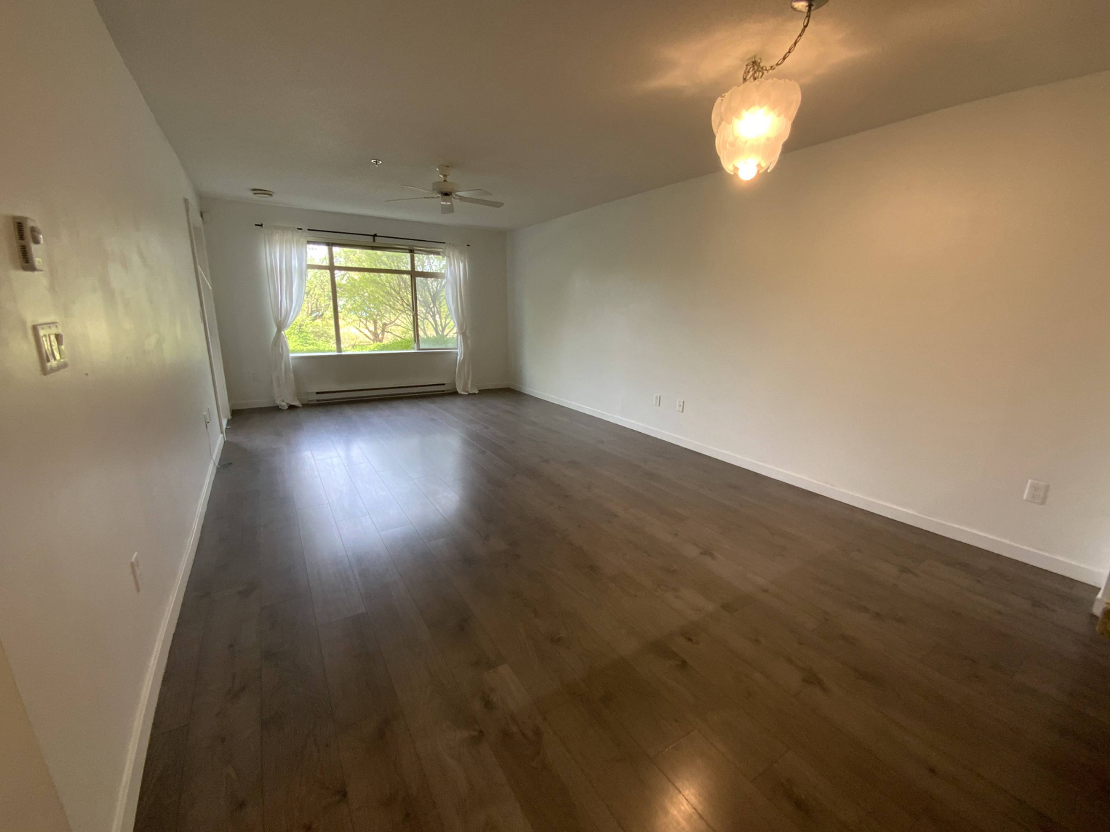2 室  · 2 卫 for rent $2,700 / 月