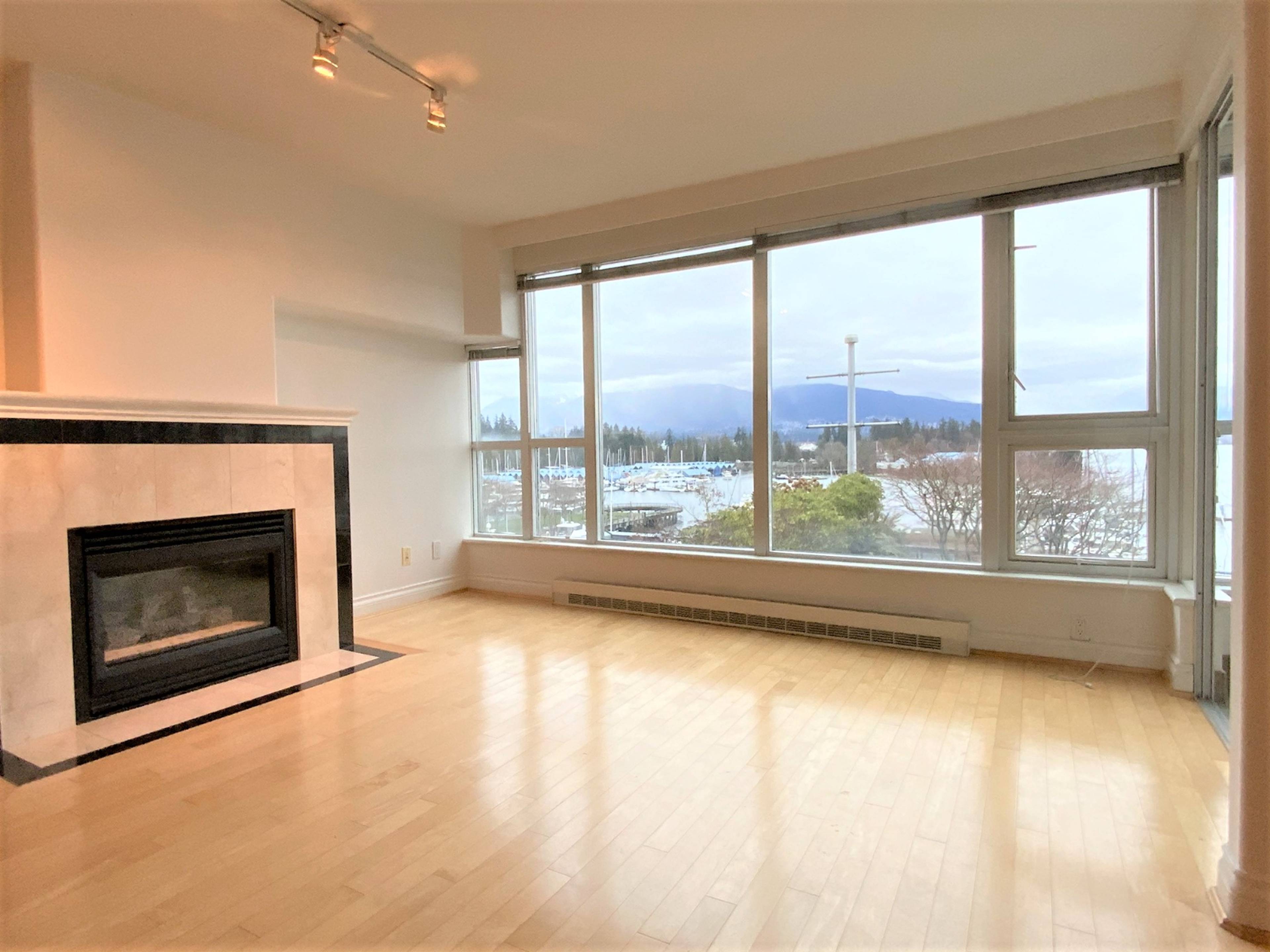 4 室  · 2.5 卫 for rent $6,500 / 月