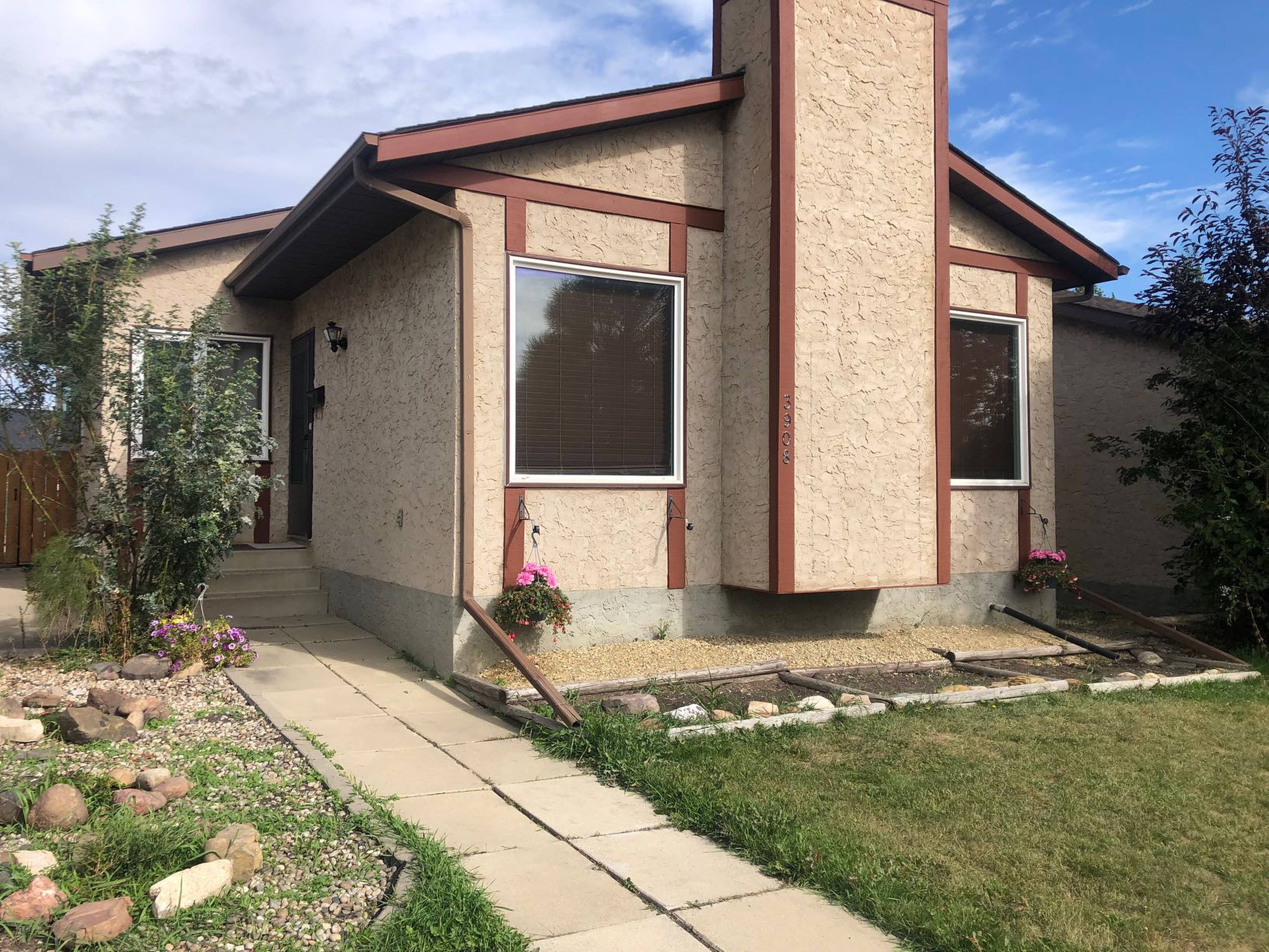 2 Bed  · 1 Bath for rent $1,300 / month