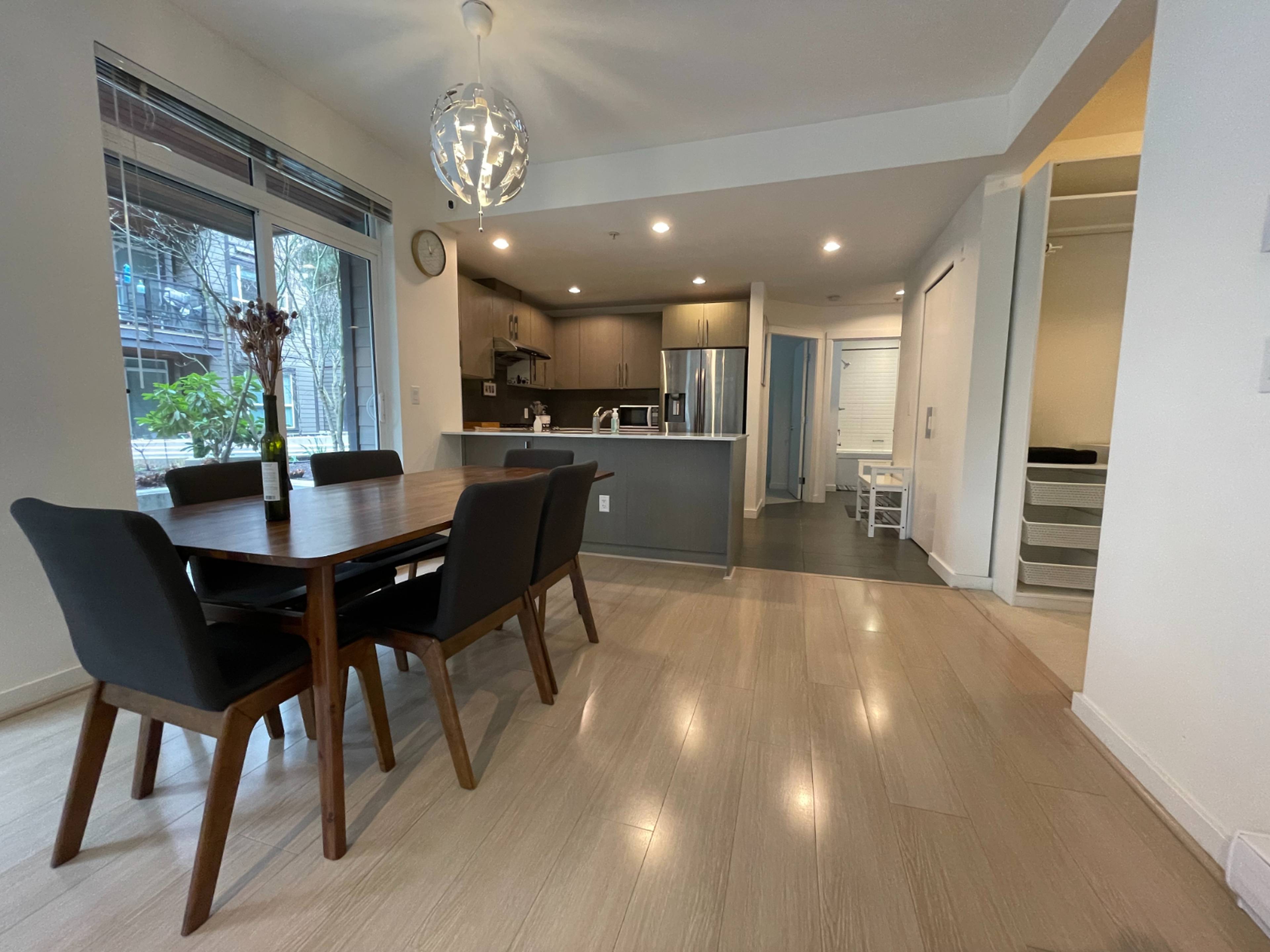 2 ch.  · 2 s. de bains for rent $3,900 / mois