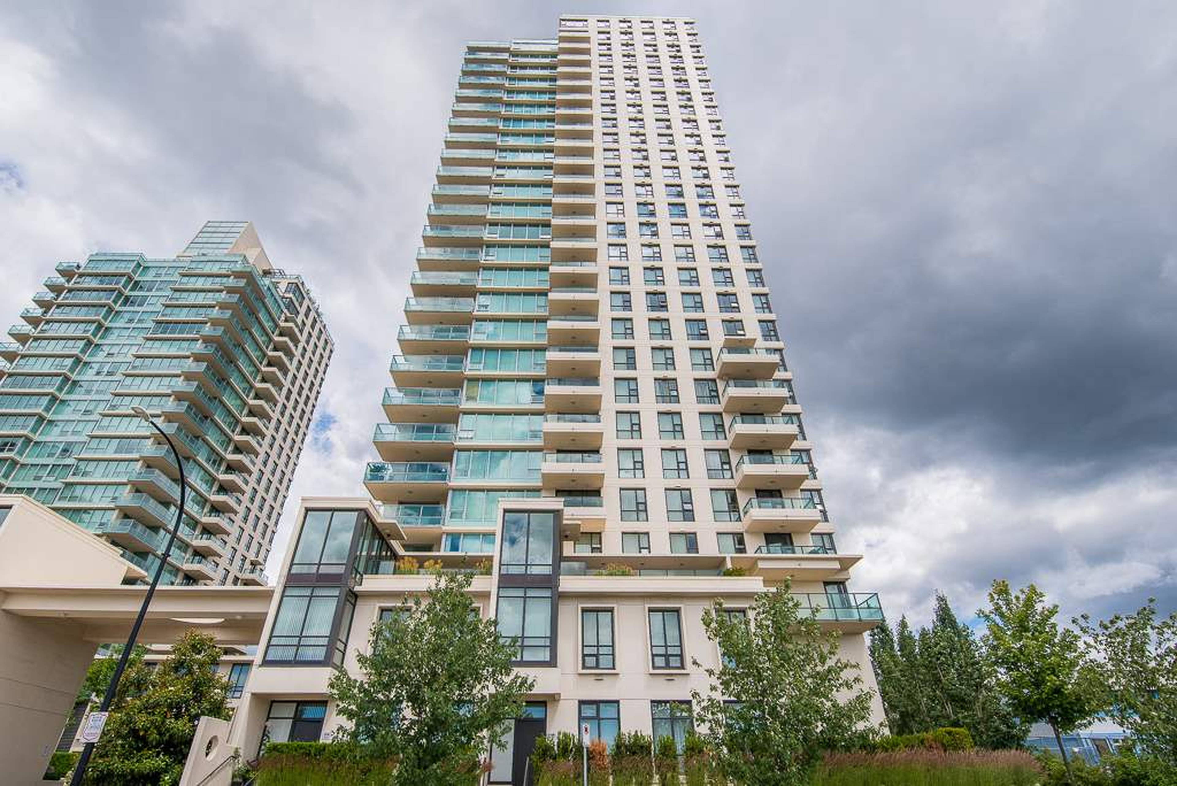 2 ch.  · 2 s. de bains for rent $3,200 / mois