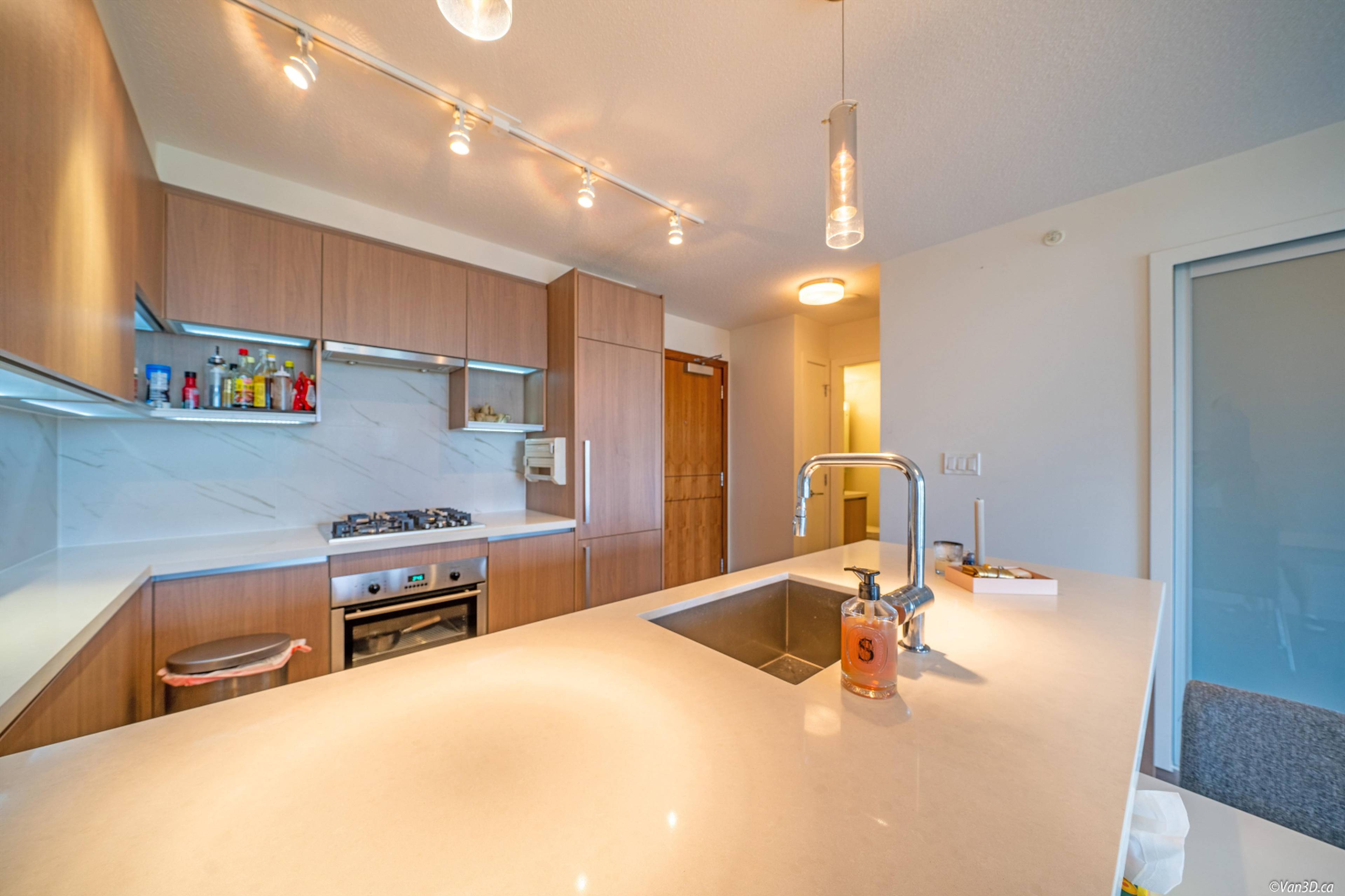 1 ch.  · 1 s. de bains for rent $2,380 / mois