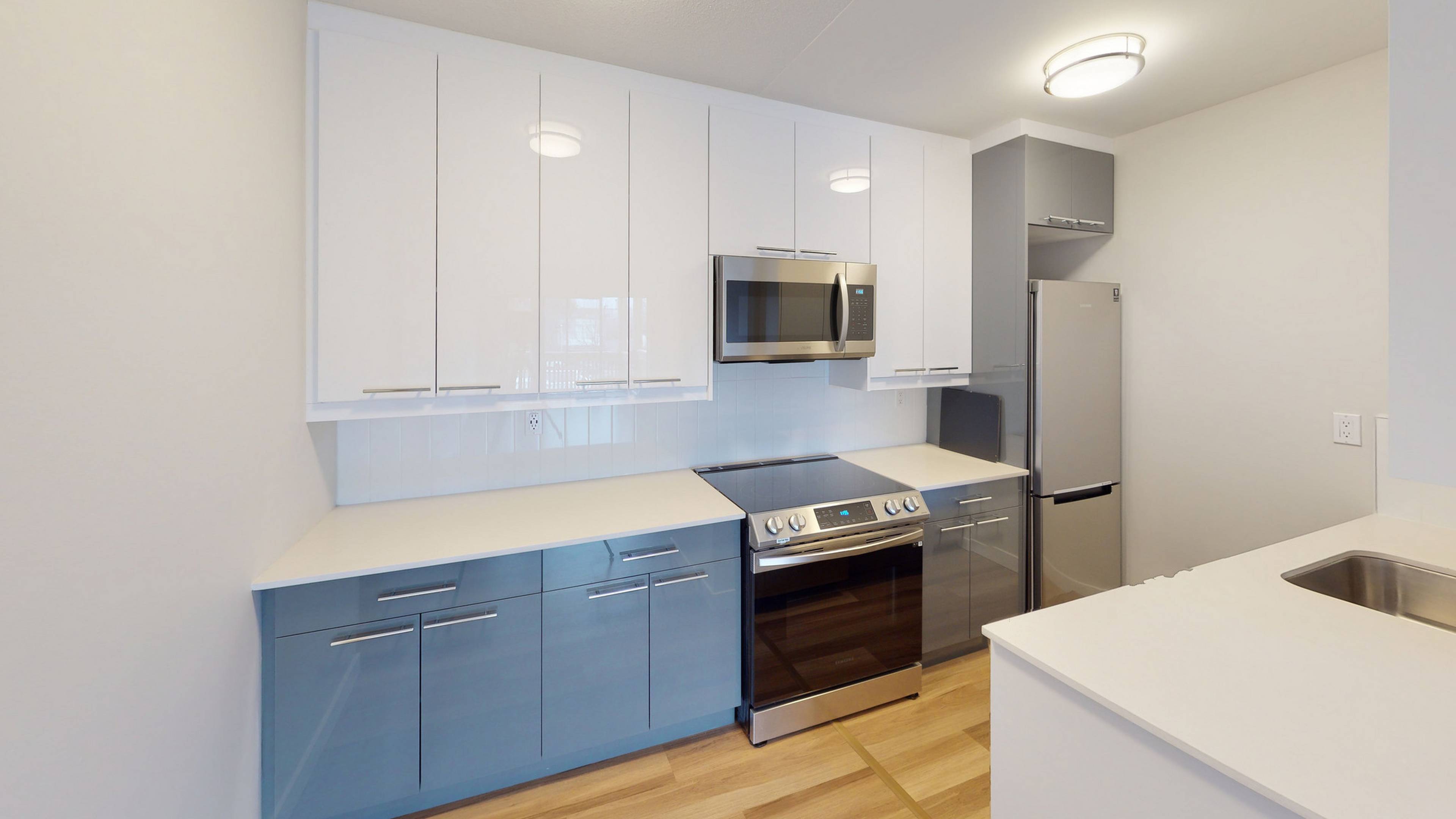 1 ch.  · 1 s. de bains for rent $2,000 / mois
