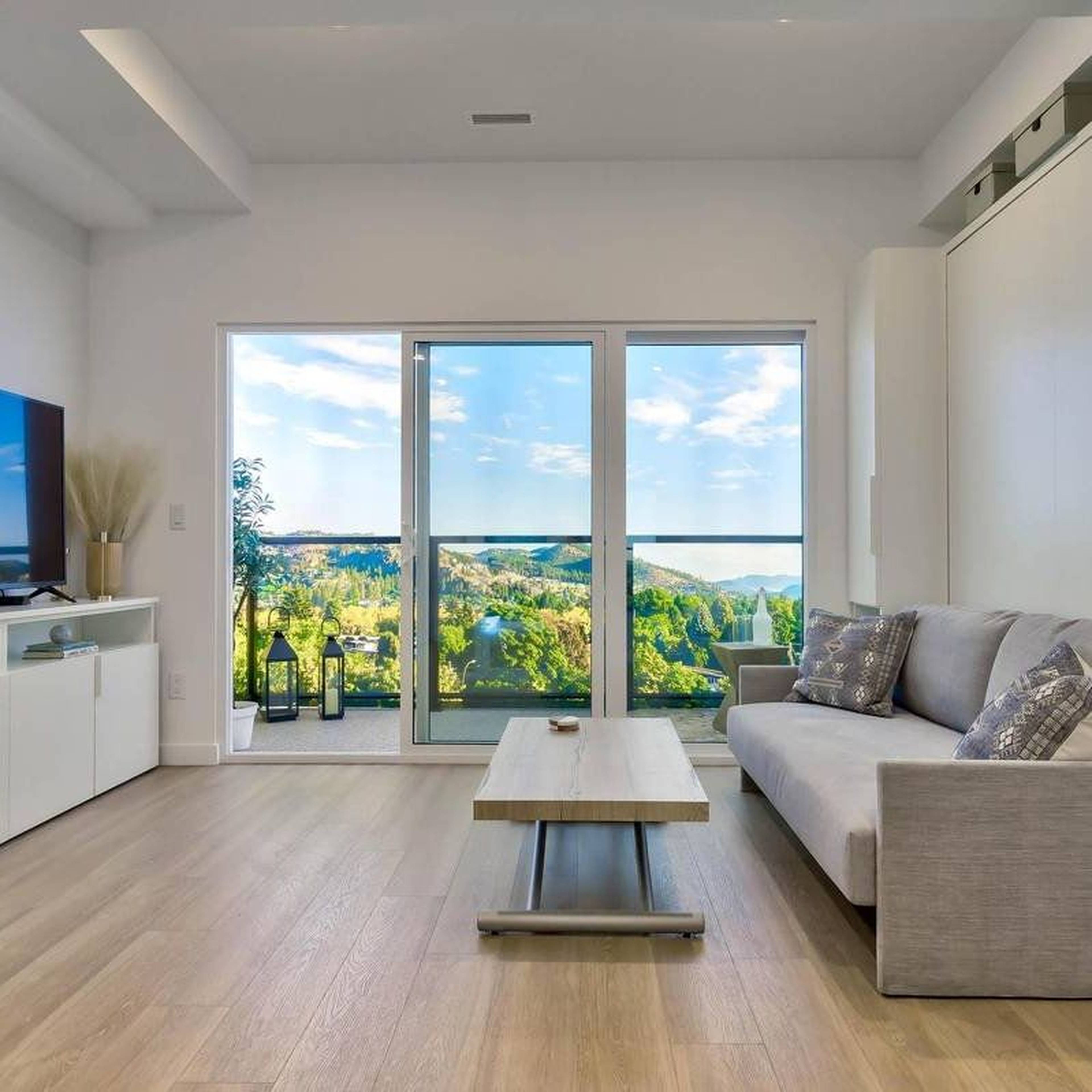1 ch.  · 1 s. de bains for rent $1,700 / mois