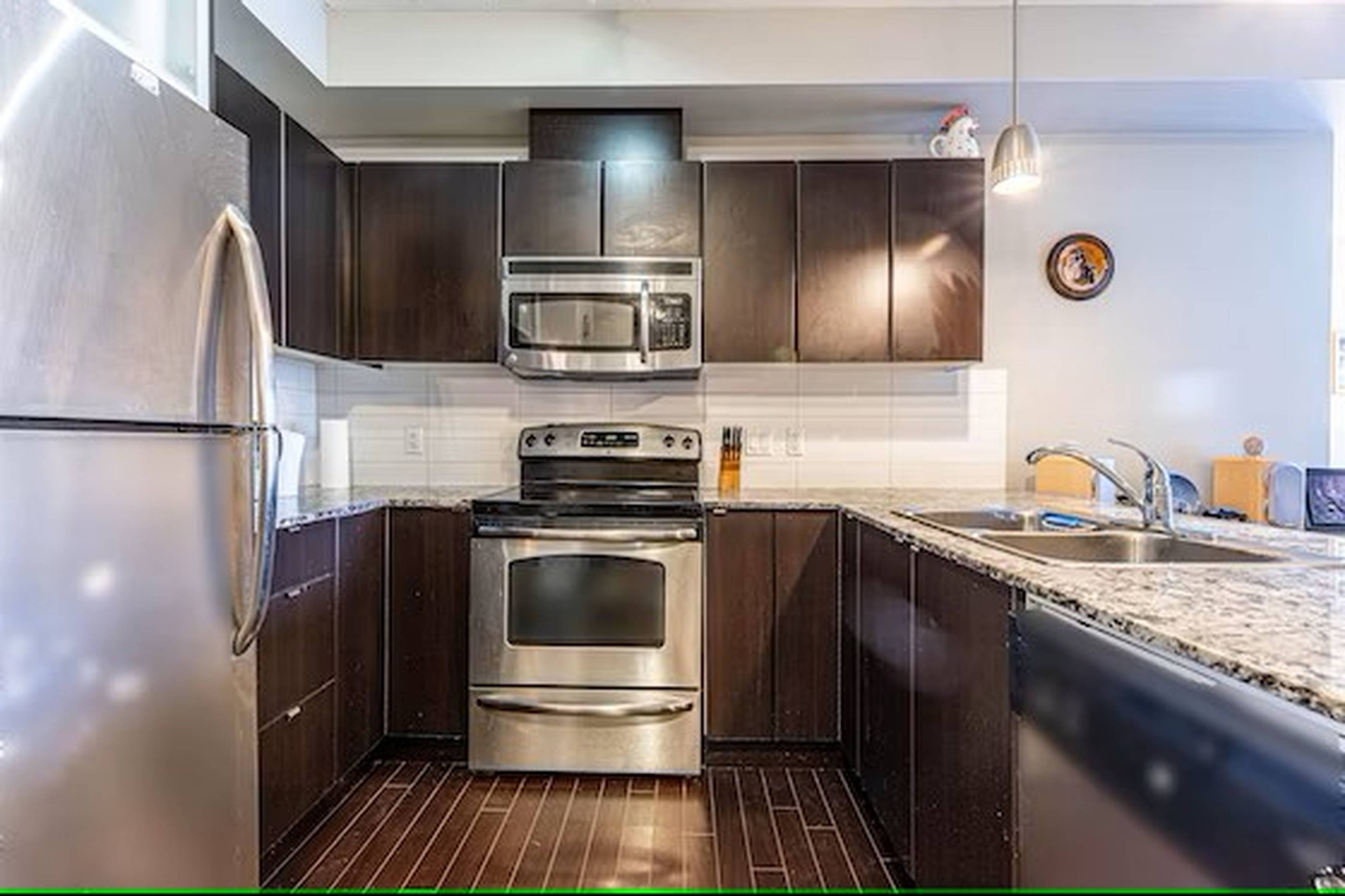 1 ch.  · 1 s. de bains for rent $1,800 / mois