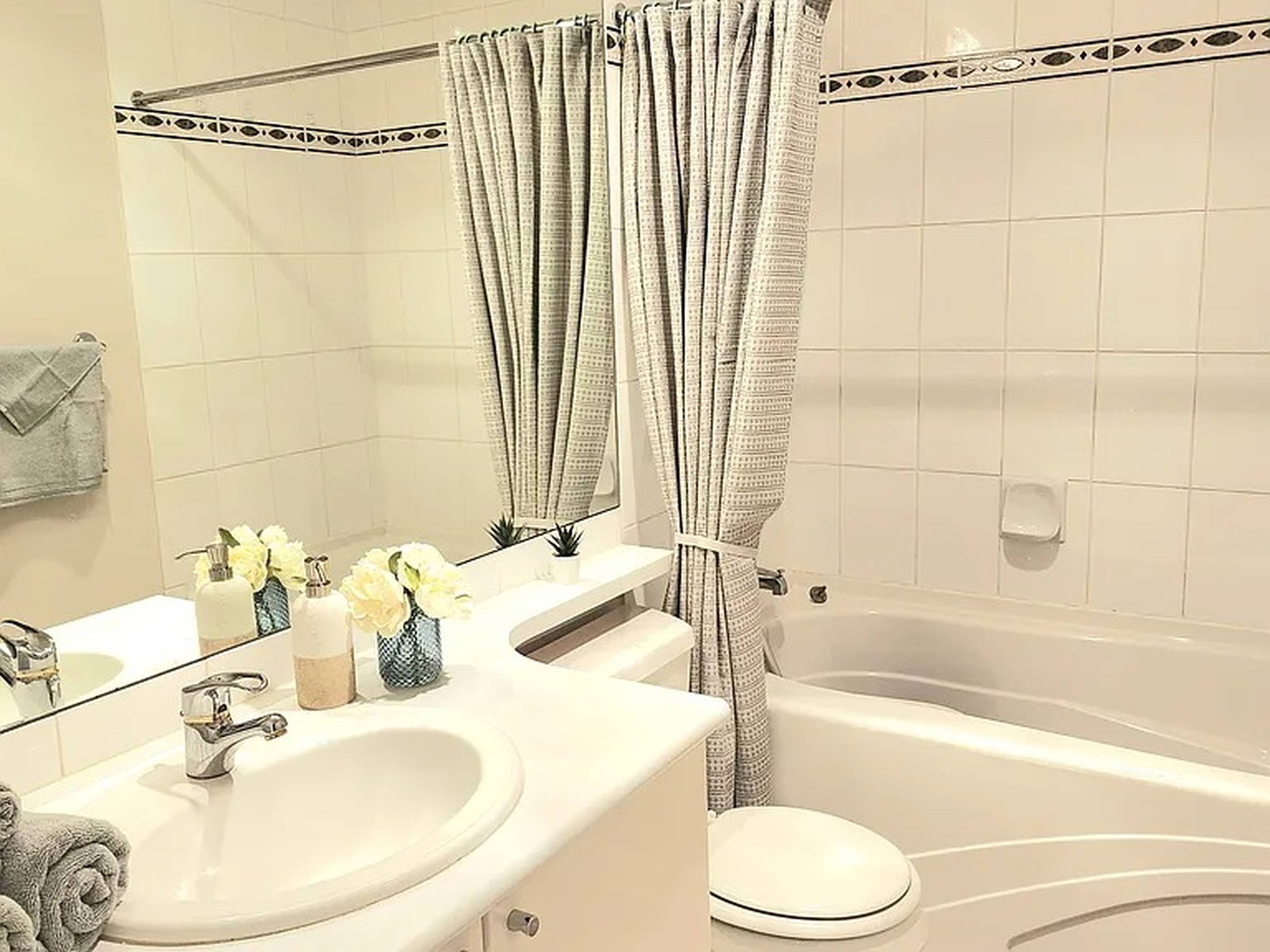 1 室  · 1 卫 for rent $1,900 / 月