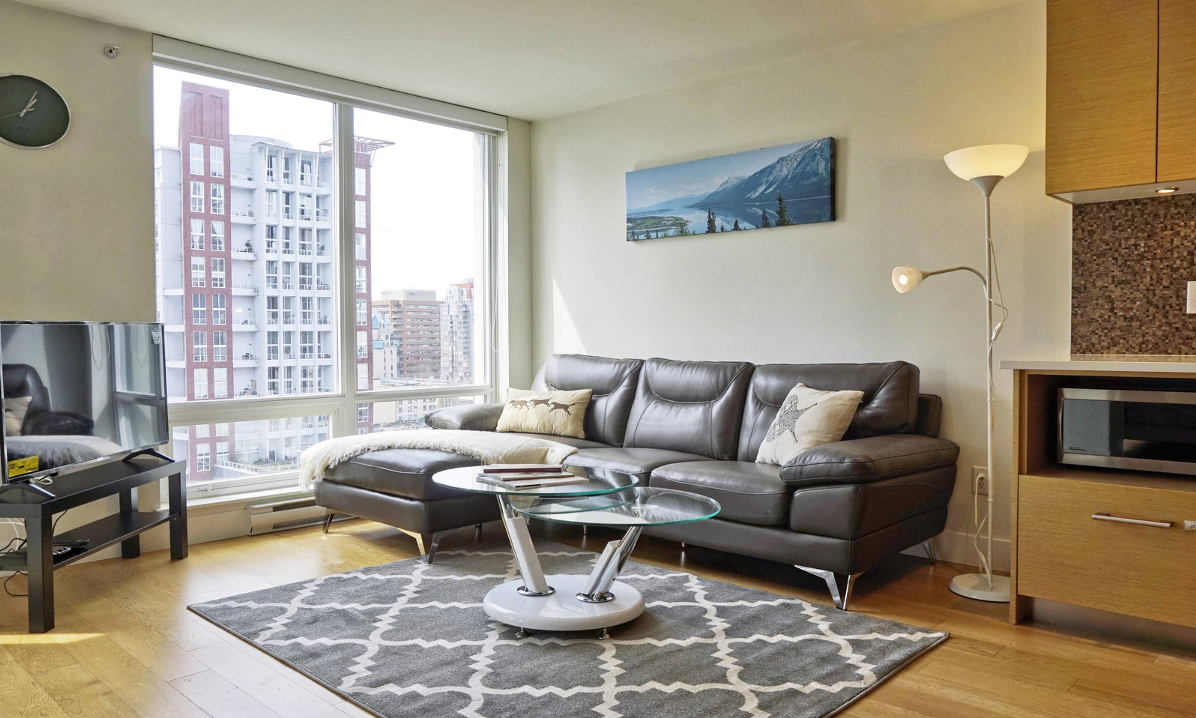 1 ch.  · 1 s. de bains for rent $2,700 / mois