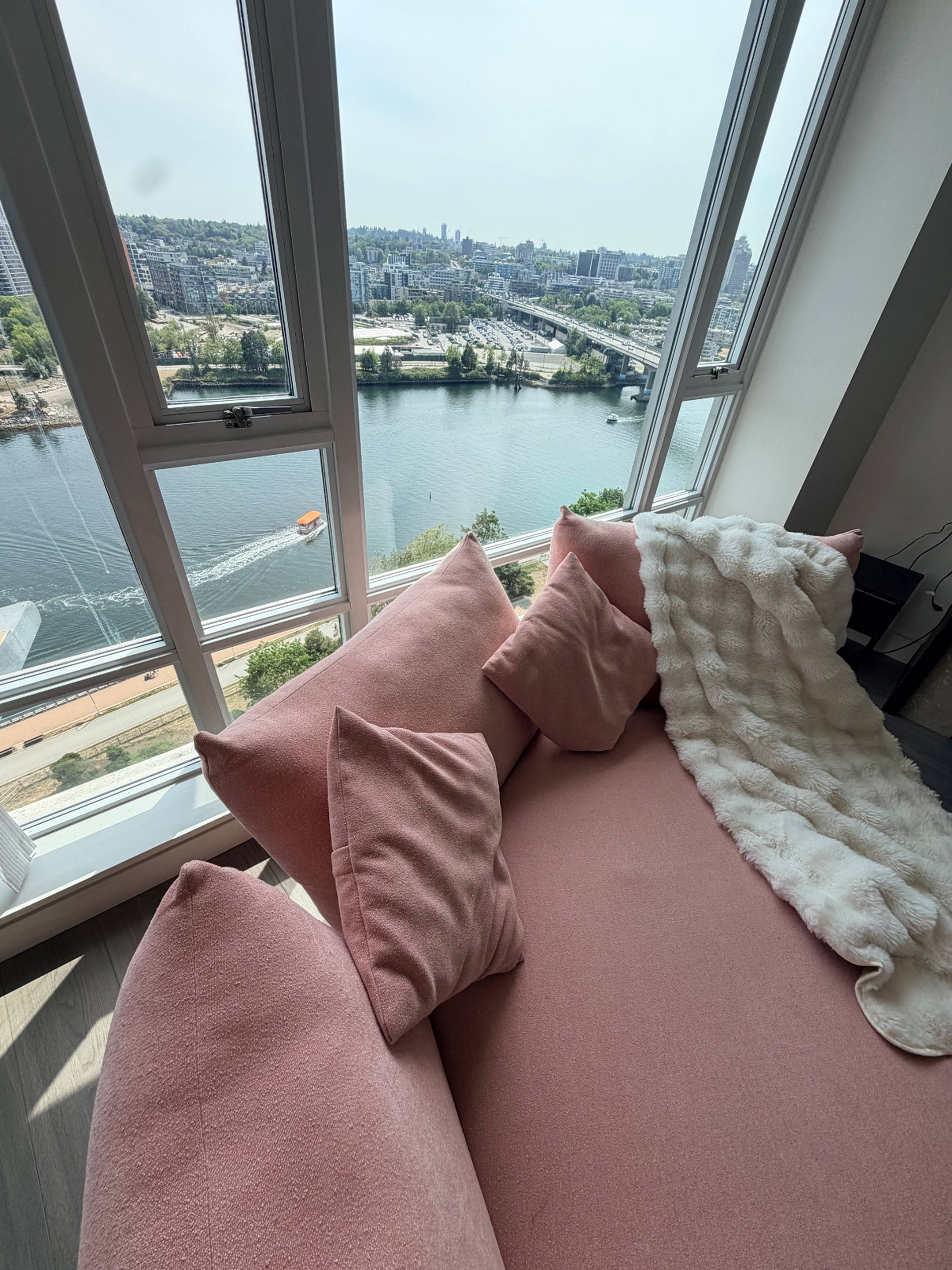 2 室  · 2 卫 for rent $5,200 / 月