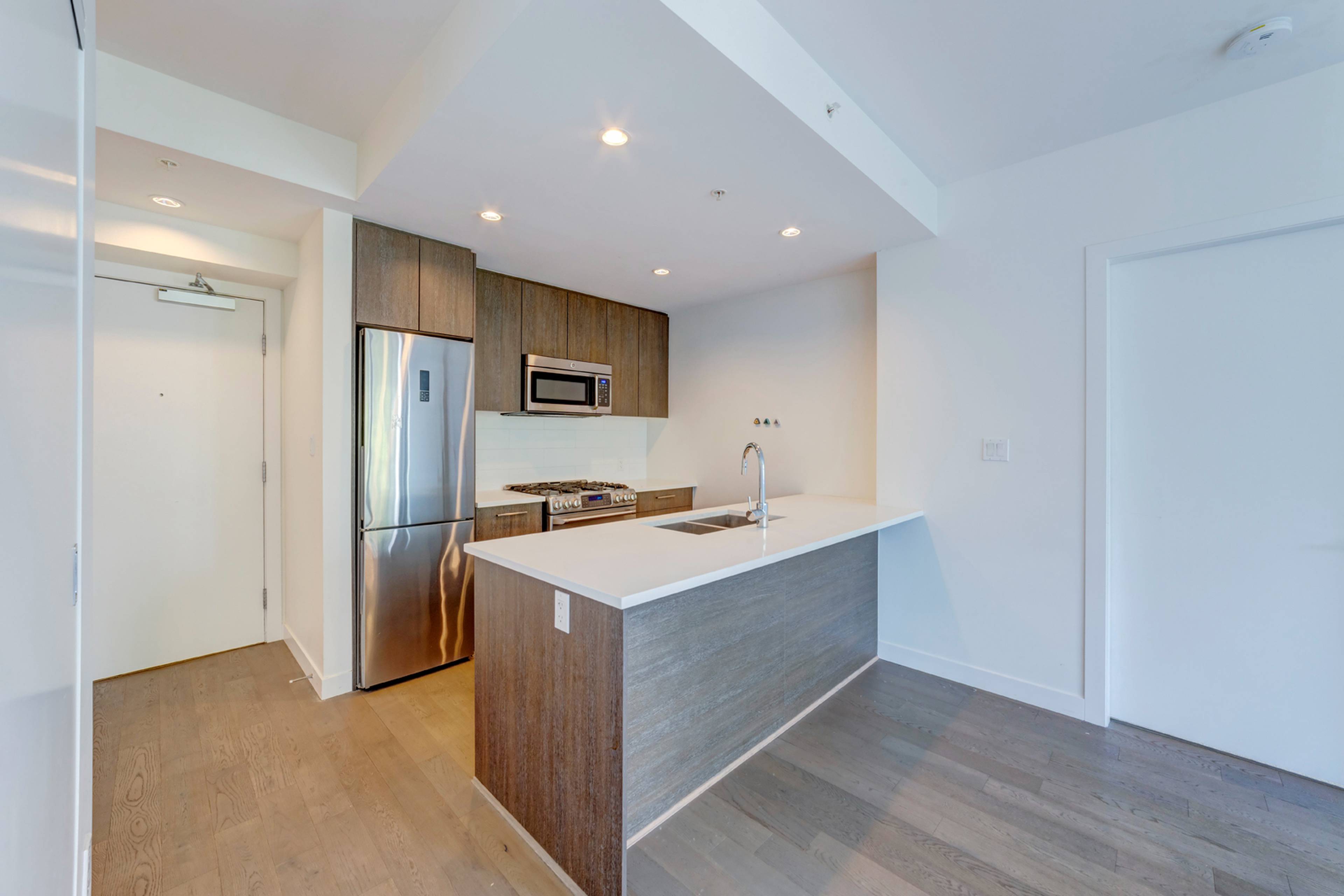 2 室  · 2 卫 for rent $2,600 / 月