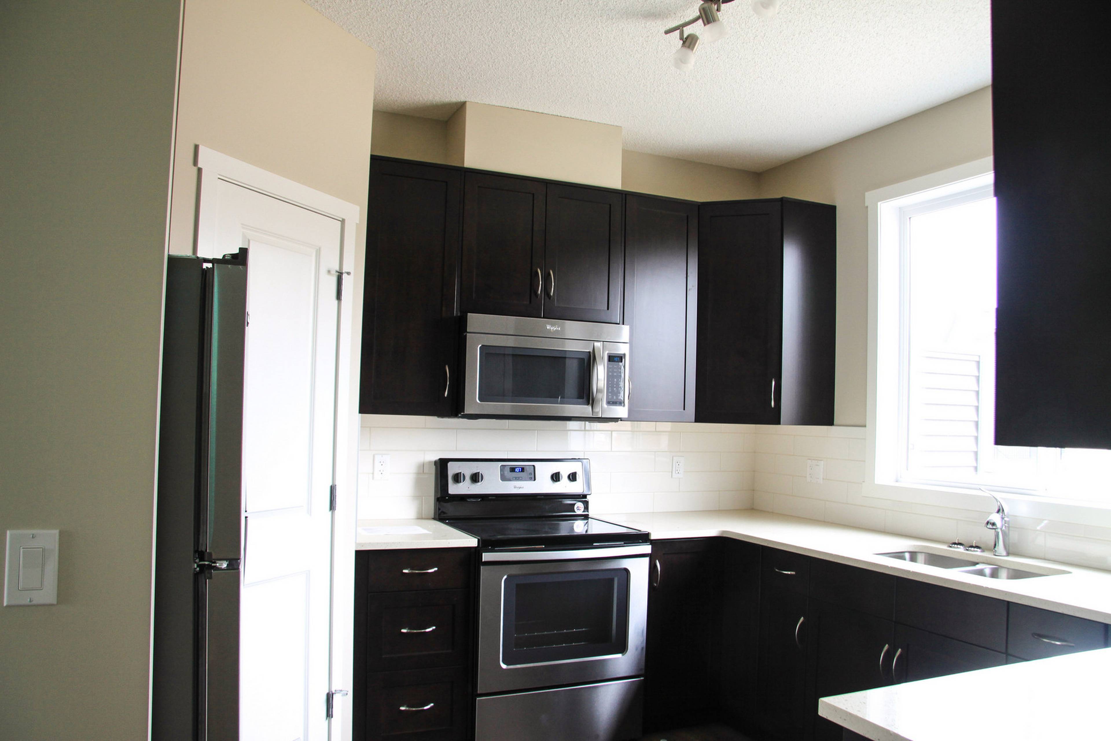 3 ch.  · 3 s. de bains for rent $2,100 / mois