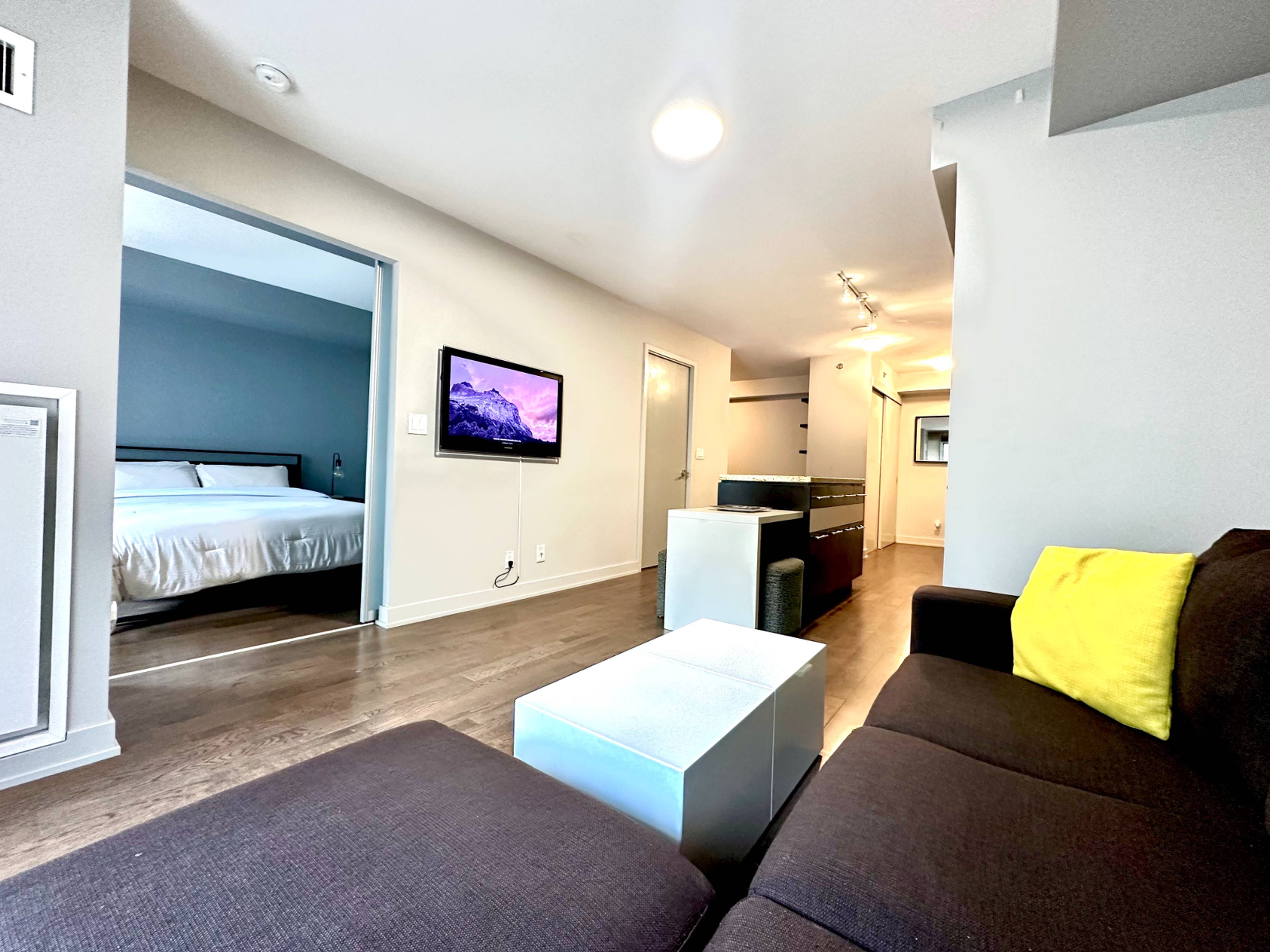 1 室  · 1 卫 for rent $2,450 / 月