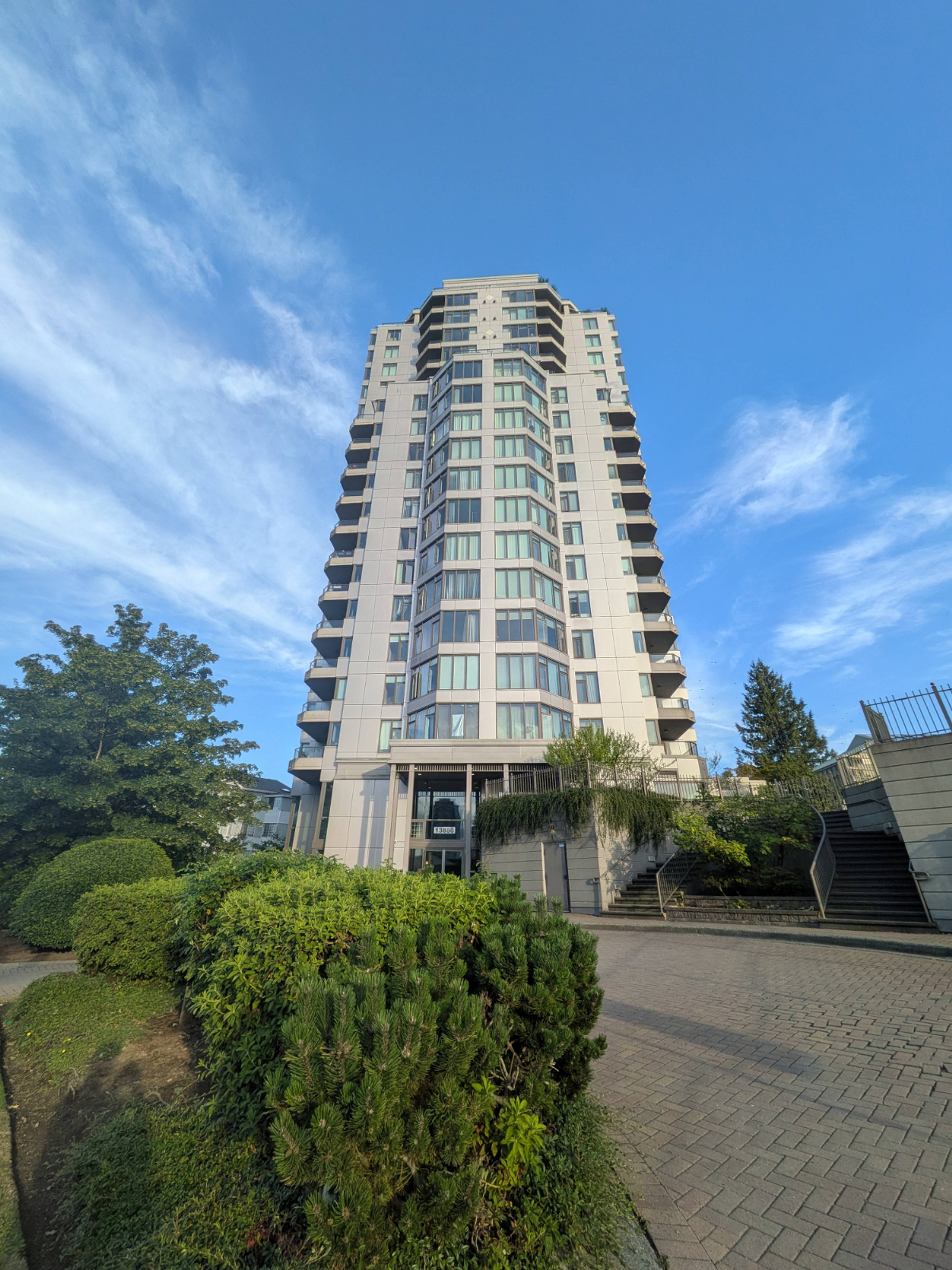 1 室  · 1 卫 for rent $2,200 / 月