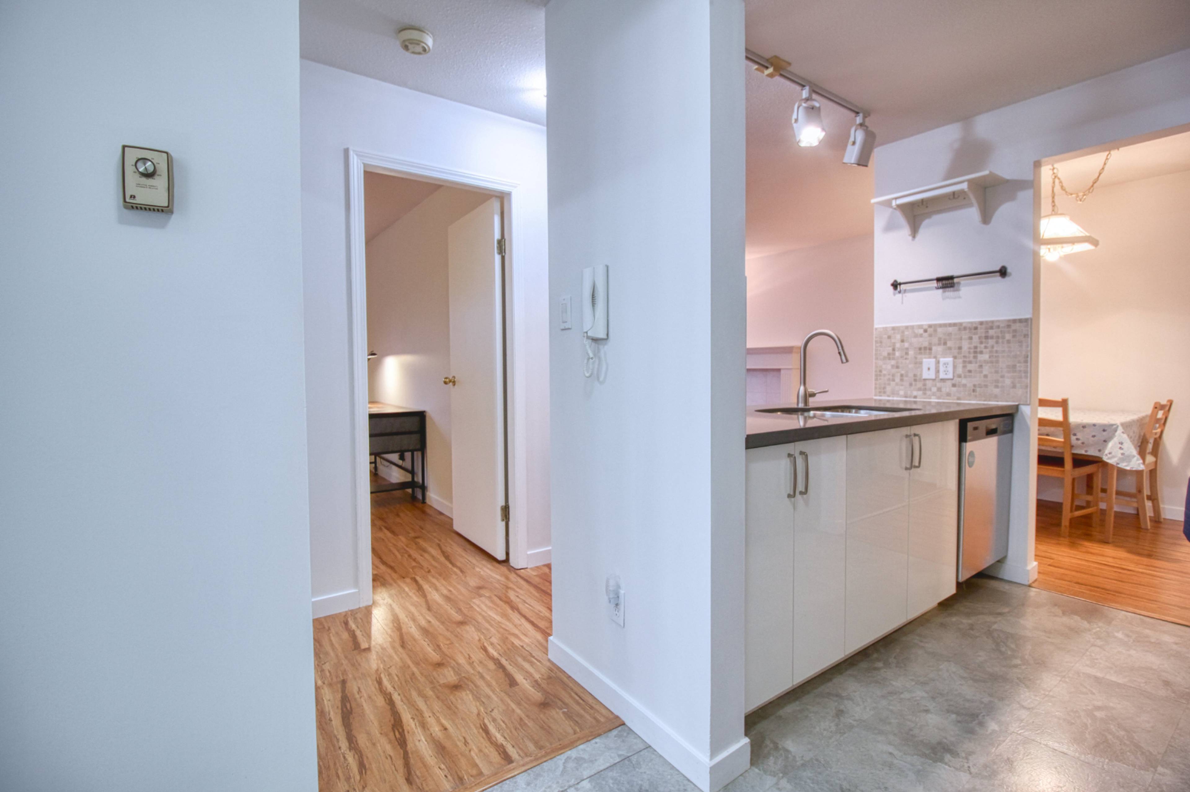 1 室  · 1 卫 for rent $2,000 / 月