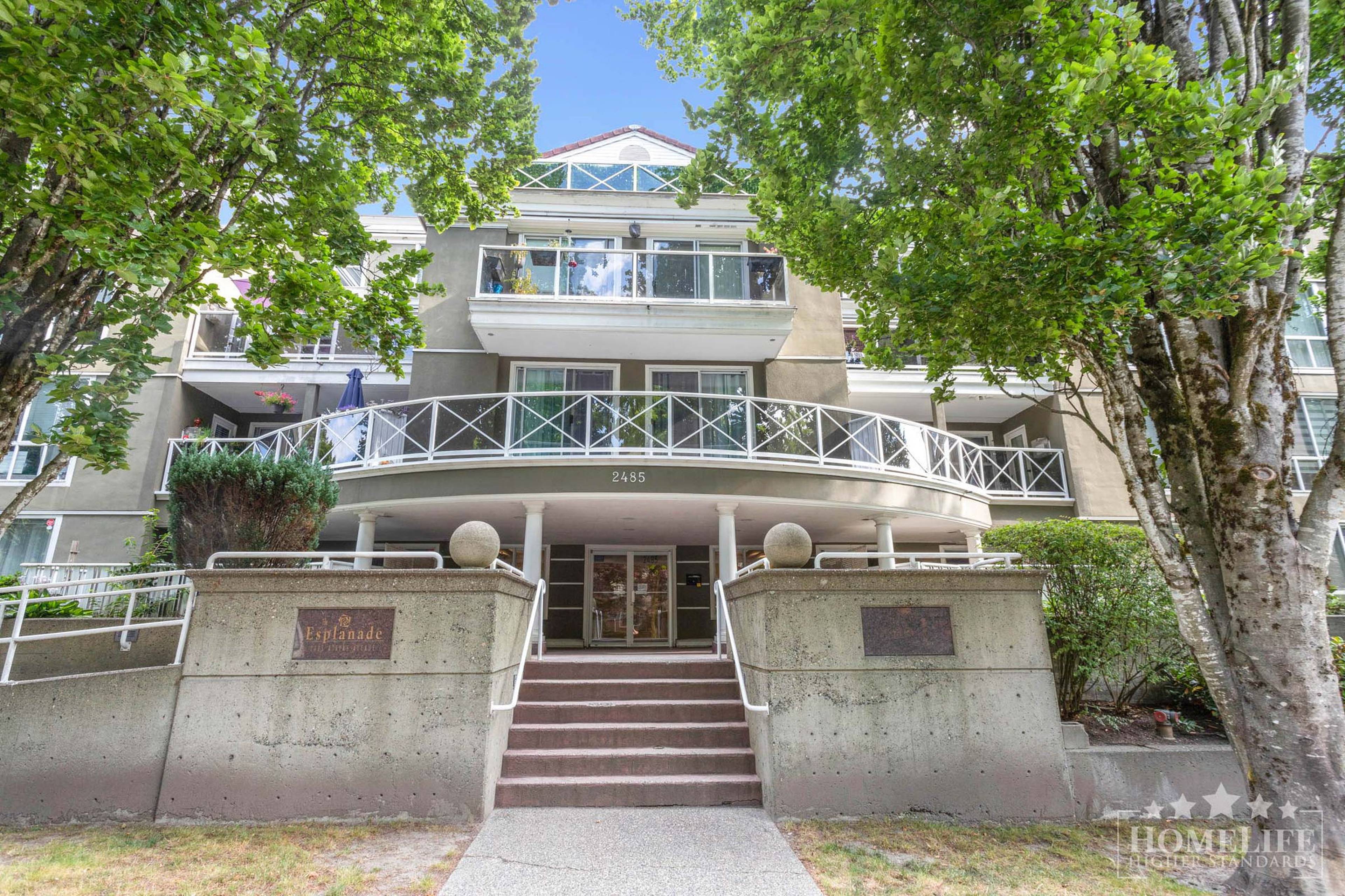 1 ch.  · 1 s. de bains for rent $2,100 / mois