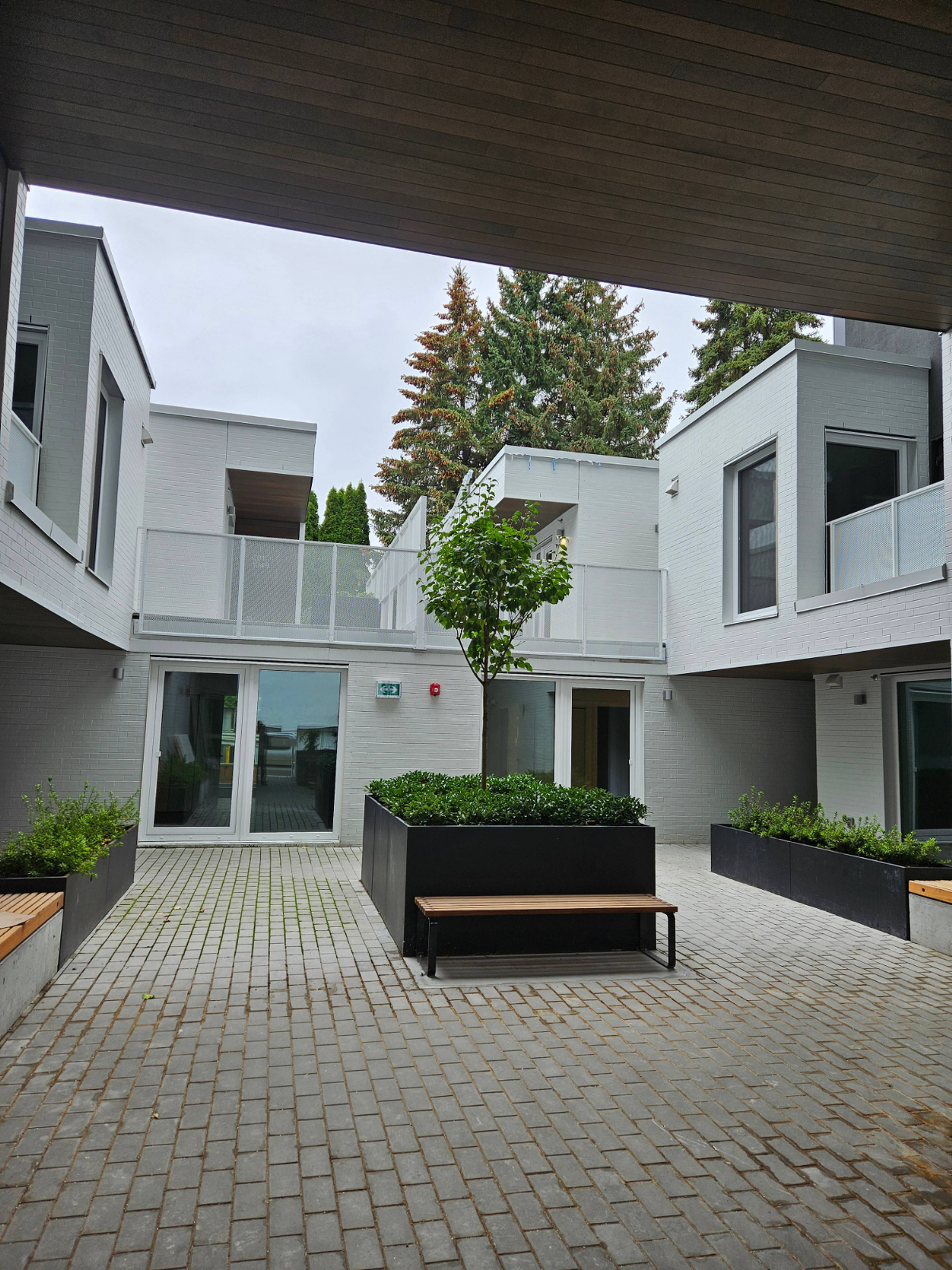 1 室  · 1 卫 for rent $2,150 / 月