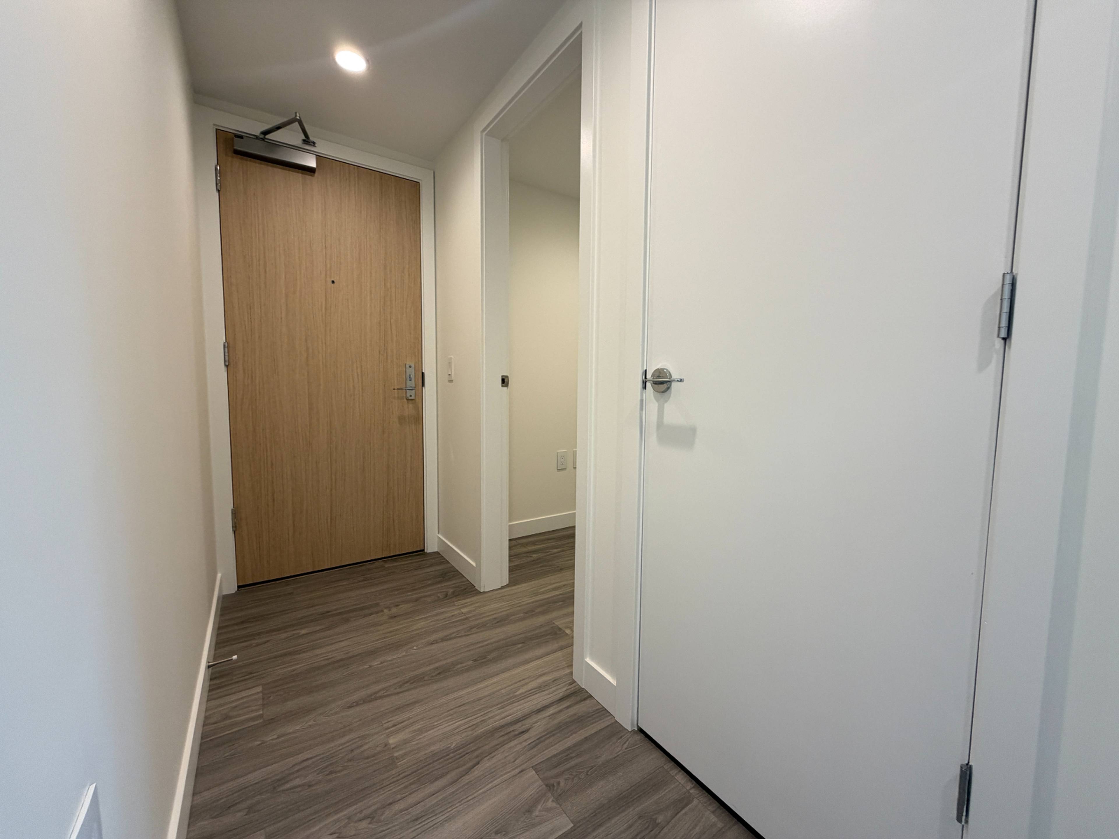 1 室  · 1 卫 for rent $2,450 / 月