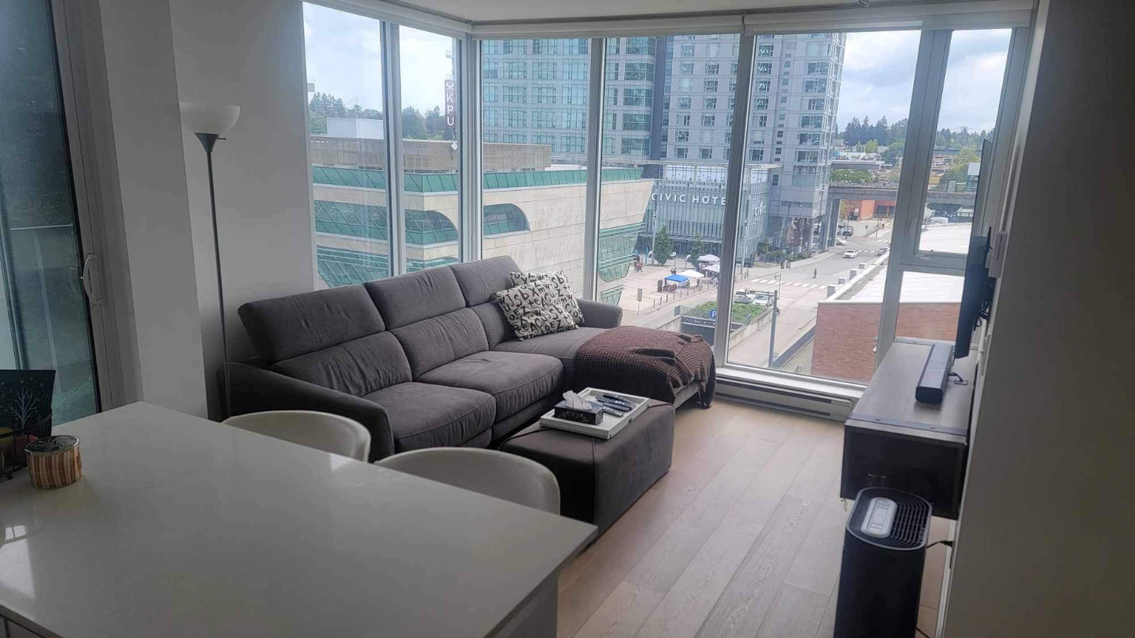 2 ch.  · 2 s. de bains for rent $2,300 / mois